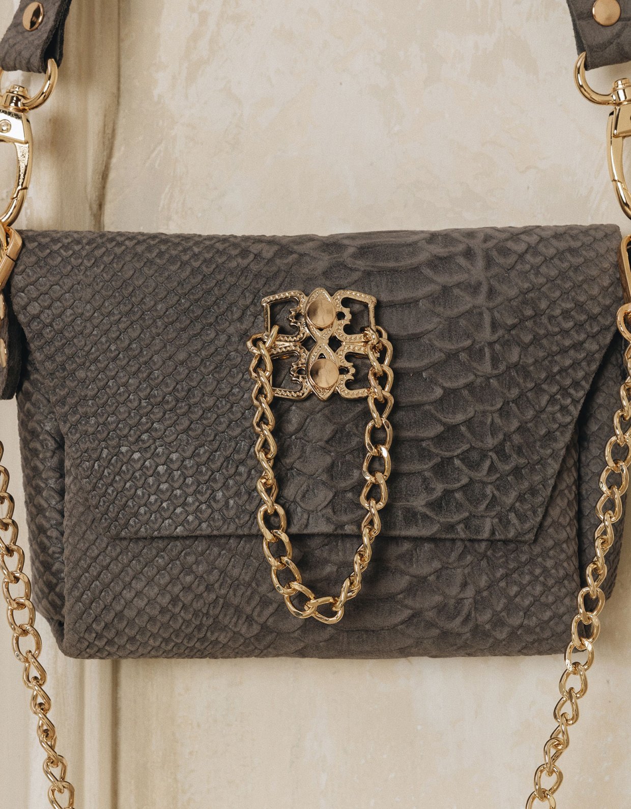 Individual Art Leather Don’t stop the dance bag gray suede gold