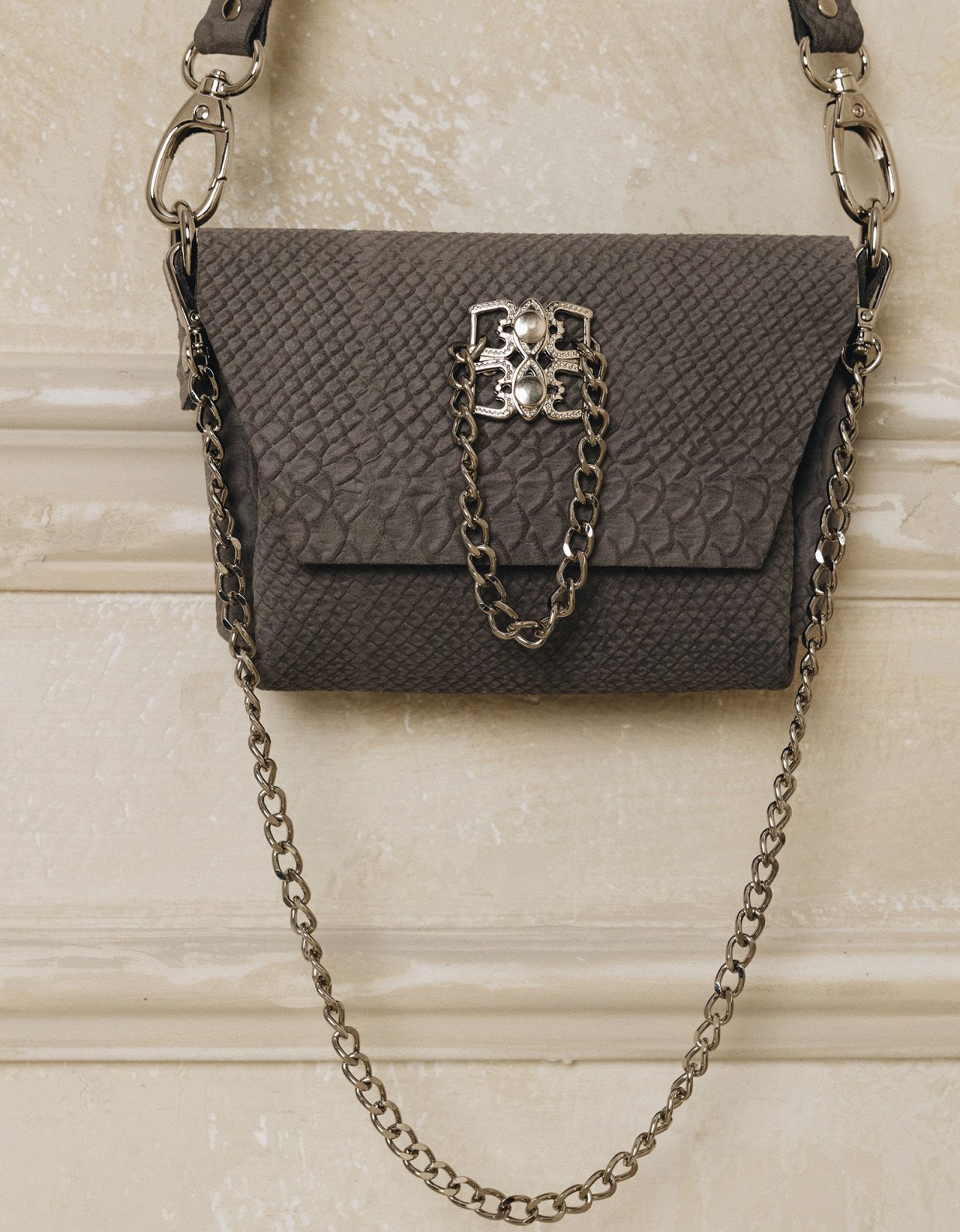 Individual Art Leather Don’t stop the dance bag gray suede gold