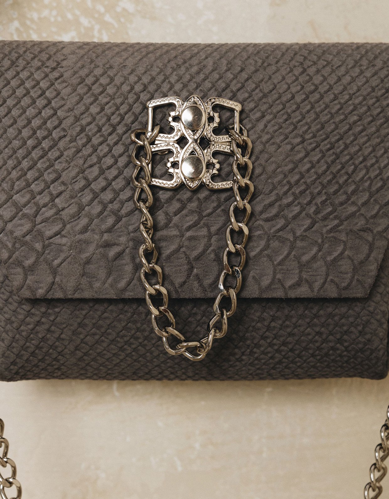 Individual Art Leather Don’t stop the dance bag gray suede gold