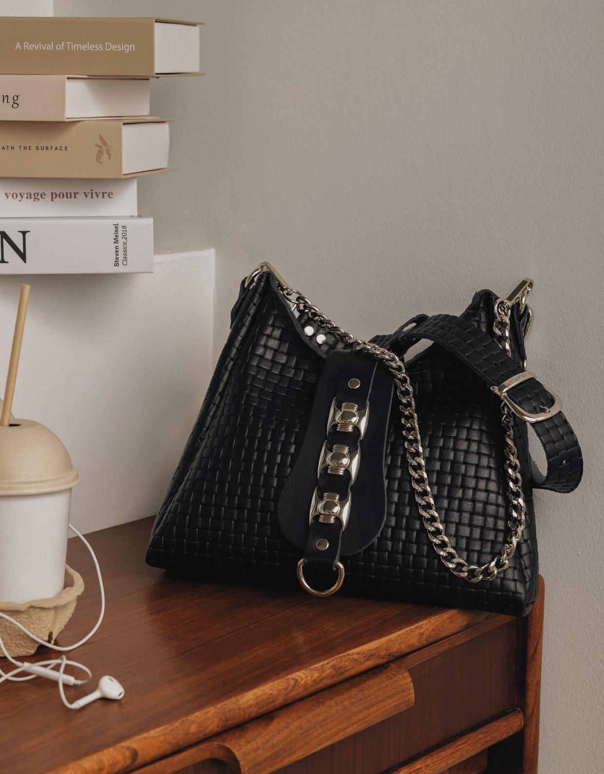 Individual Art Leather Emmalene bag black-nickel