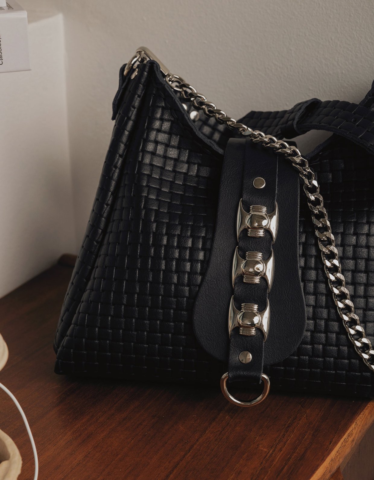 Individual Art Leather Emmalene bag black-nickel