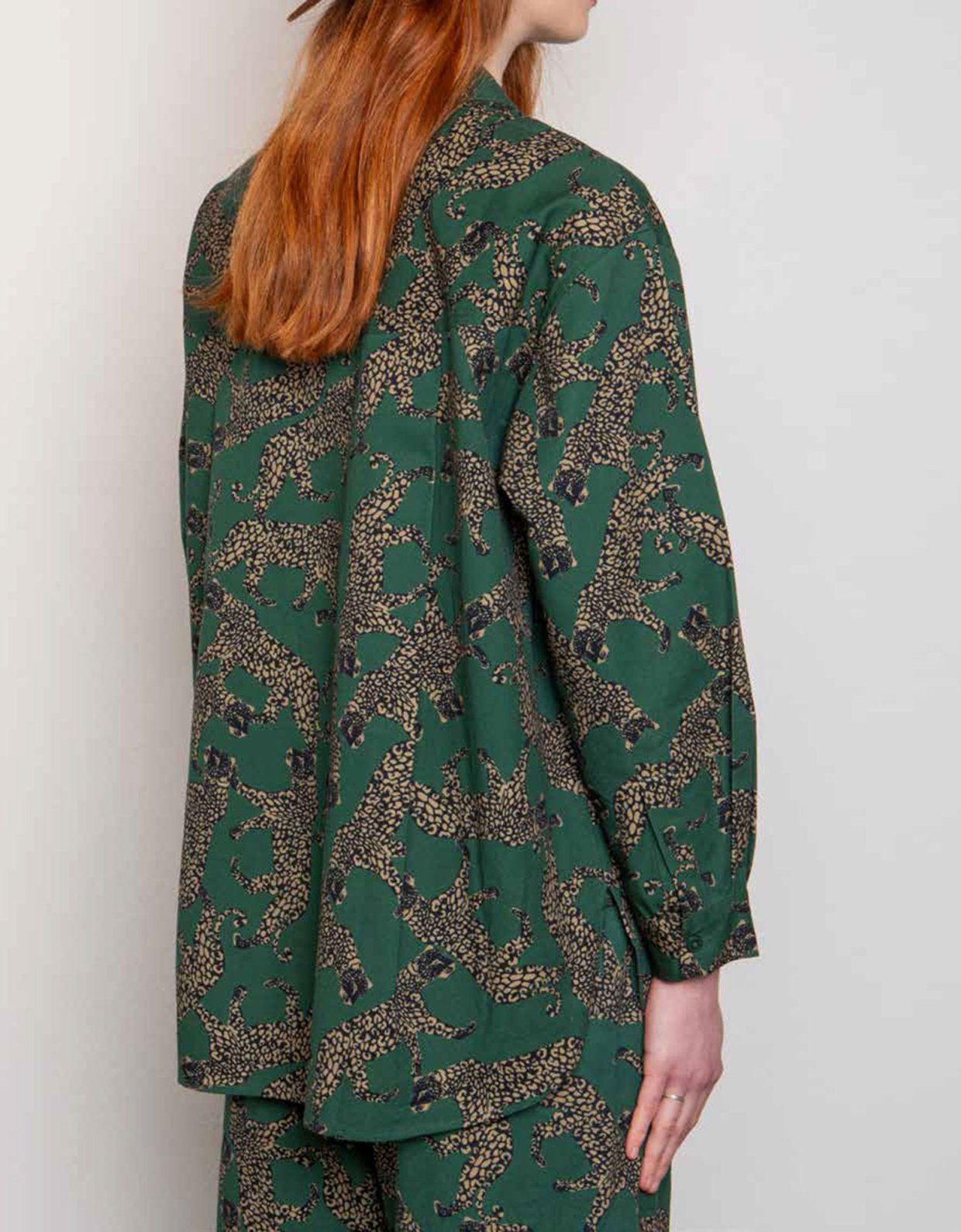 Nisώ Escape shirt
