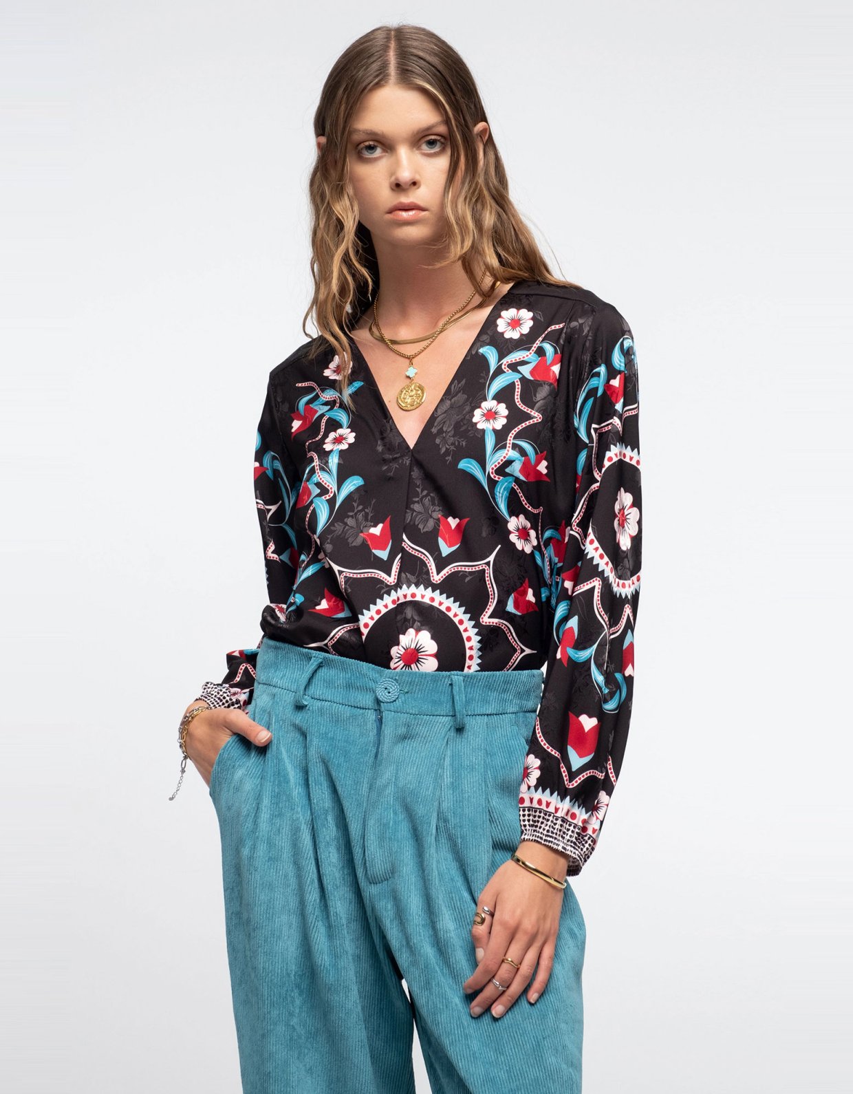 Peace and Chaos Garland top