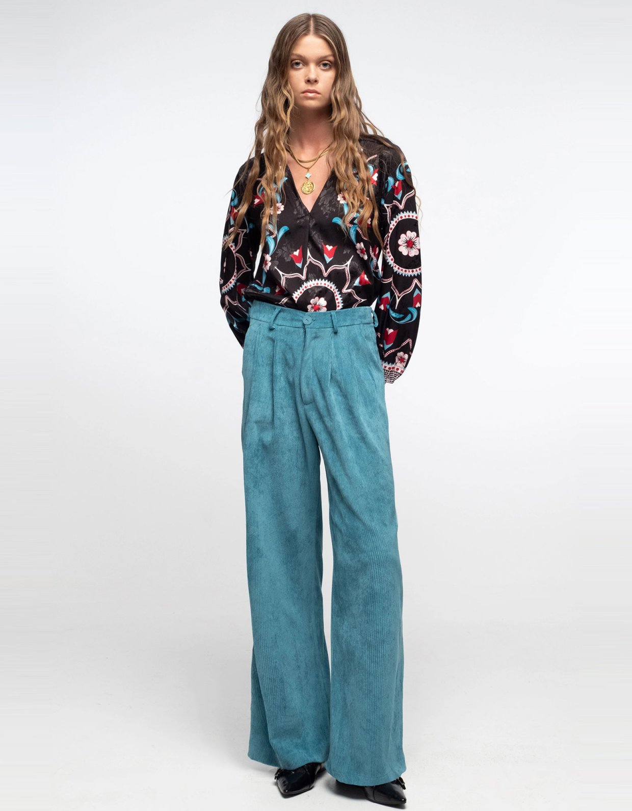 Peace and Chaos Garland top