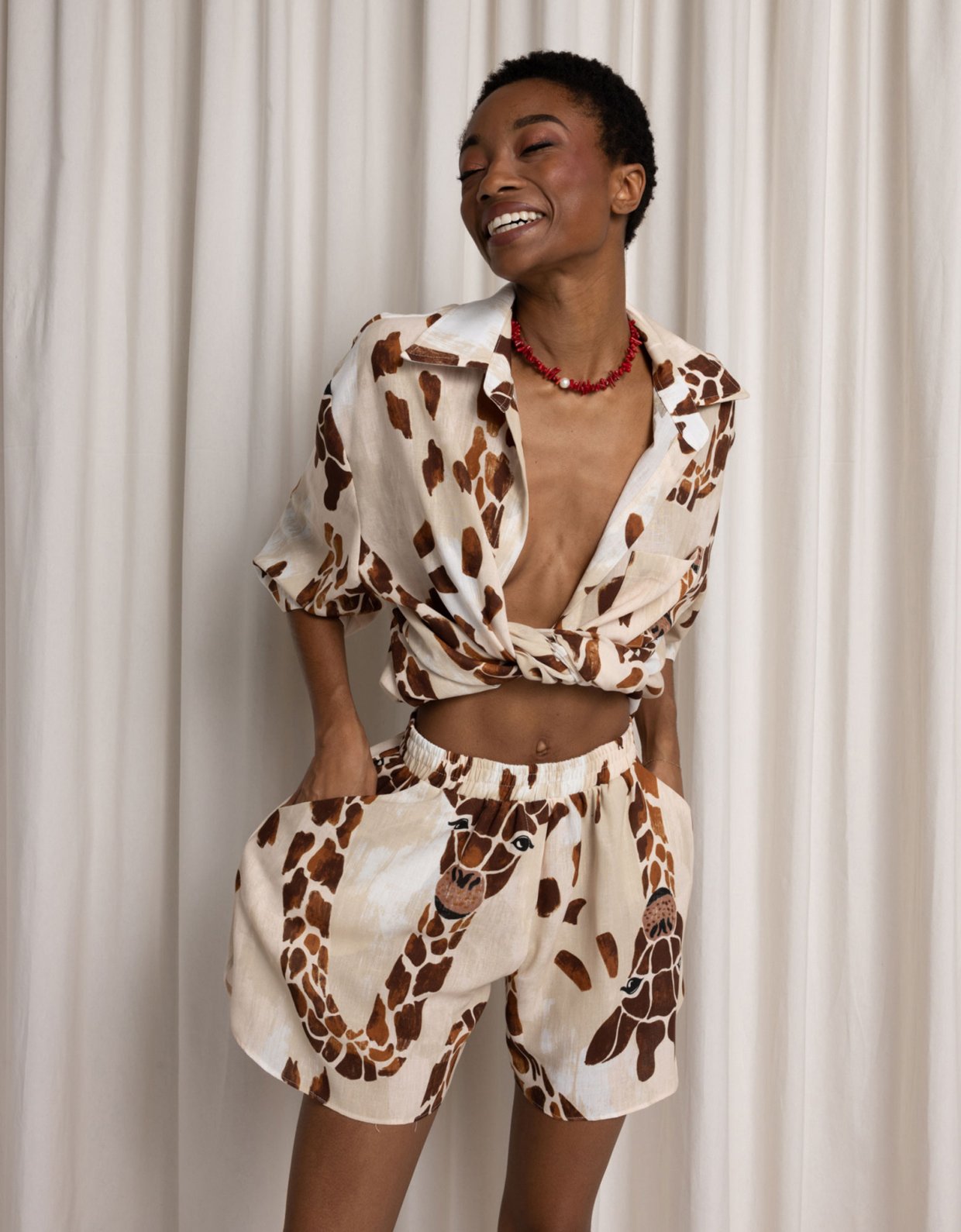 Abstracto Giraffe shorts