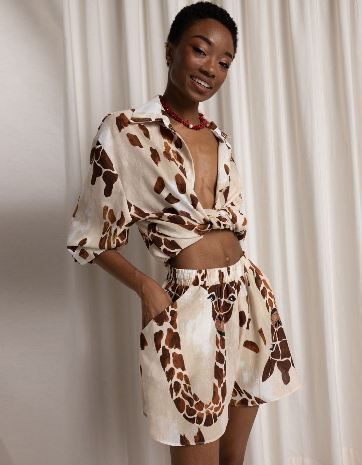 Abstracto Giraffe shorts