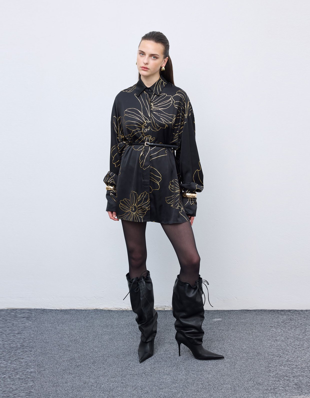 Ciel Concept Gold lines shirt black