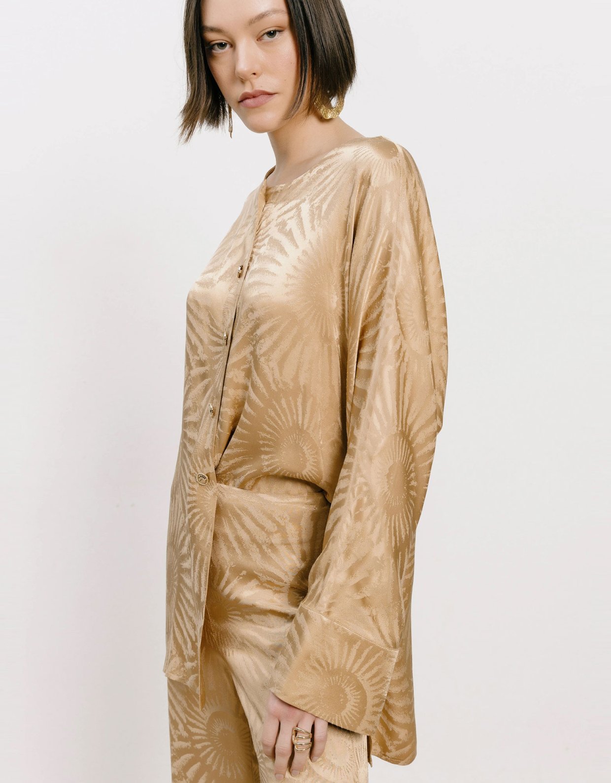 Georgia Sini Golden shirt gold