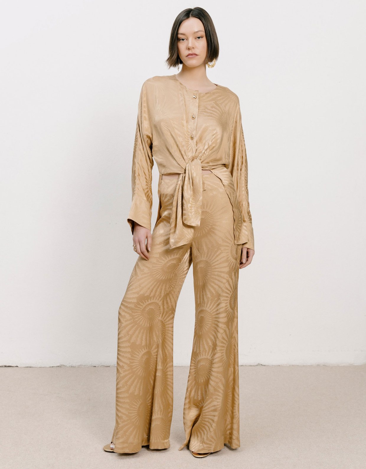 Georgia Sini Golden shirt gold