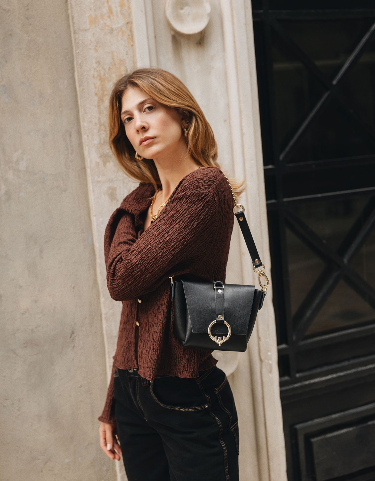 Individual Art Leather Here I am bag black nickel