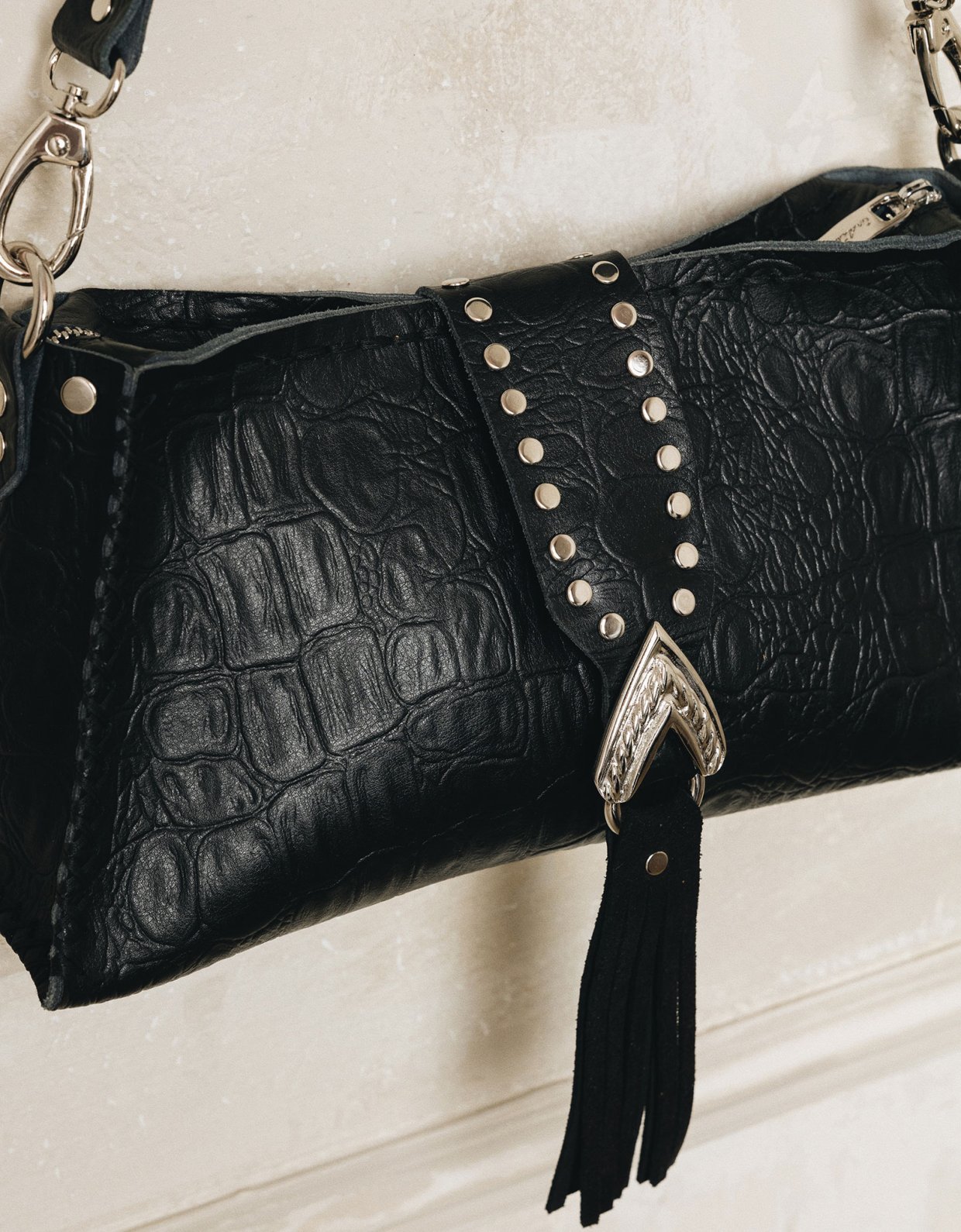 Individual Art Leather I am love bag black nickel