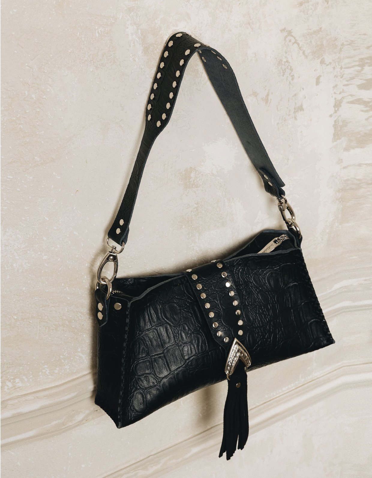 Individual Art Leather I am love bag black nickel