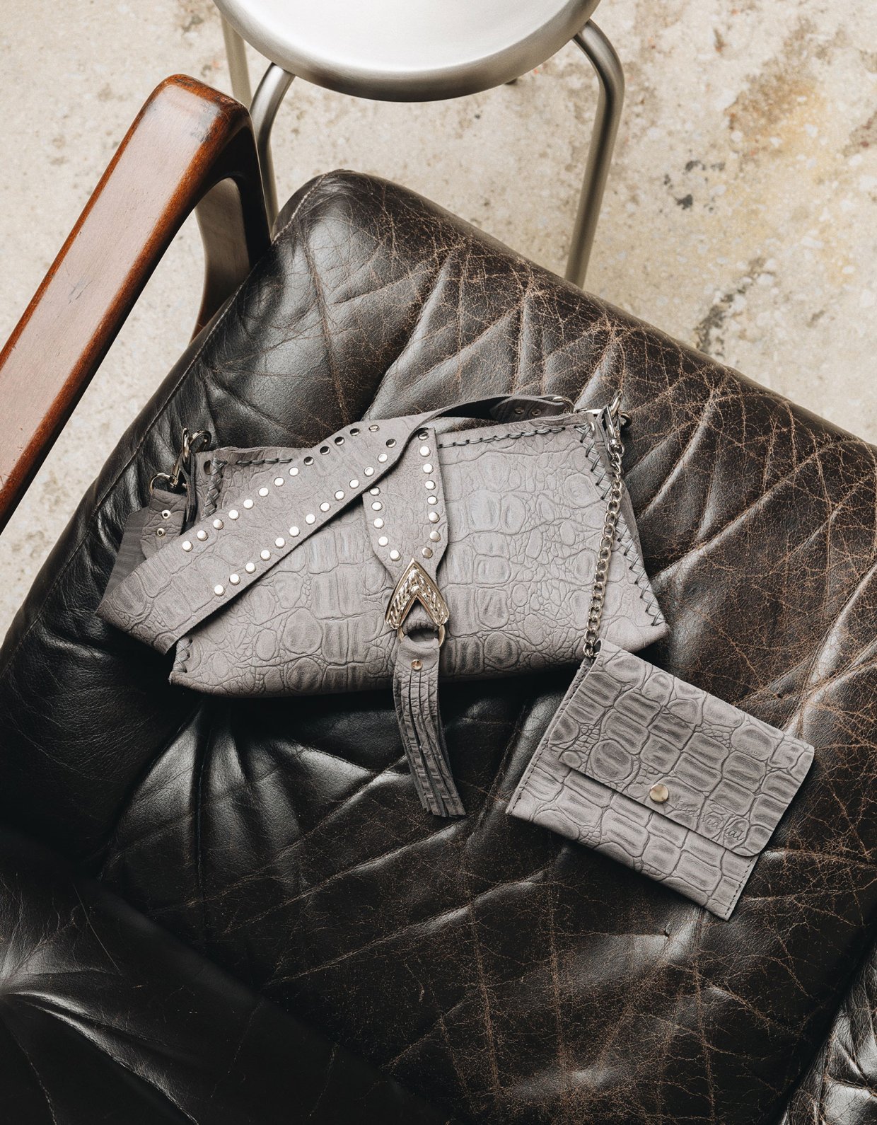 Individual Art Leather I am love bag gray suede nickel