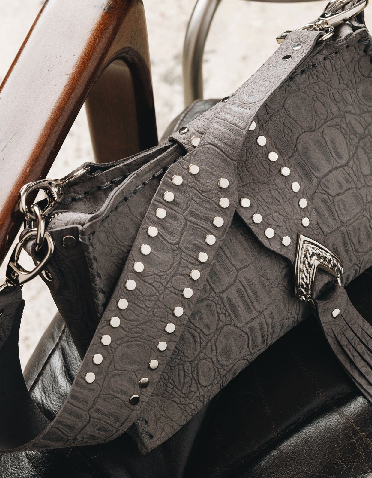 Individual Art Leather I am love bag gray suede nickel
