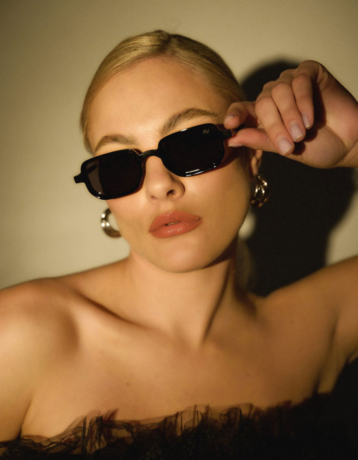 AV Sunglasses Kaia black sunglasses