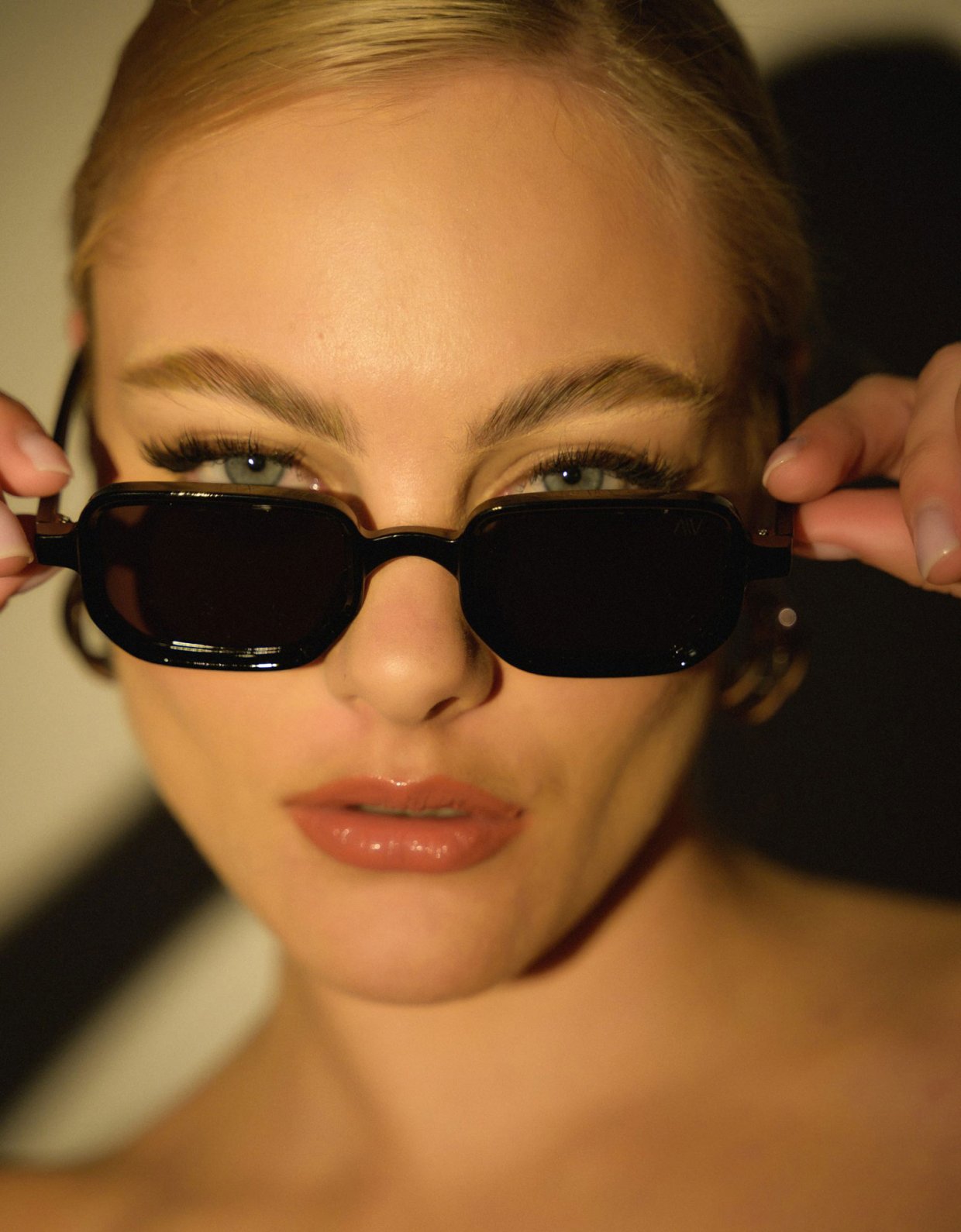 AV Sunglasses Kaia black sunglasses