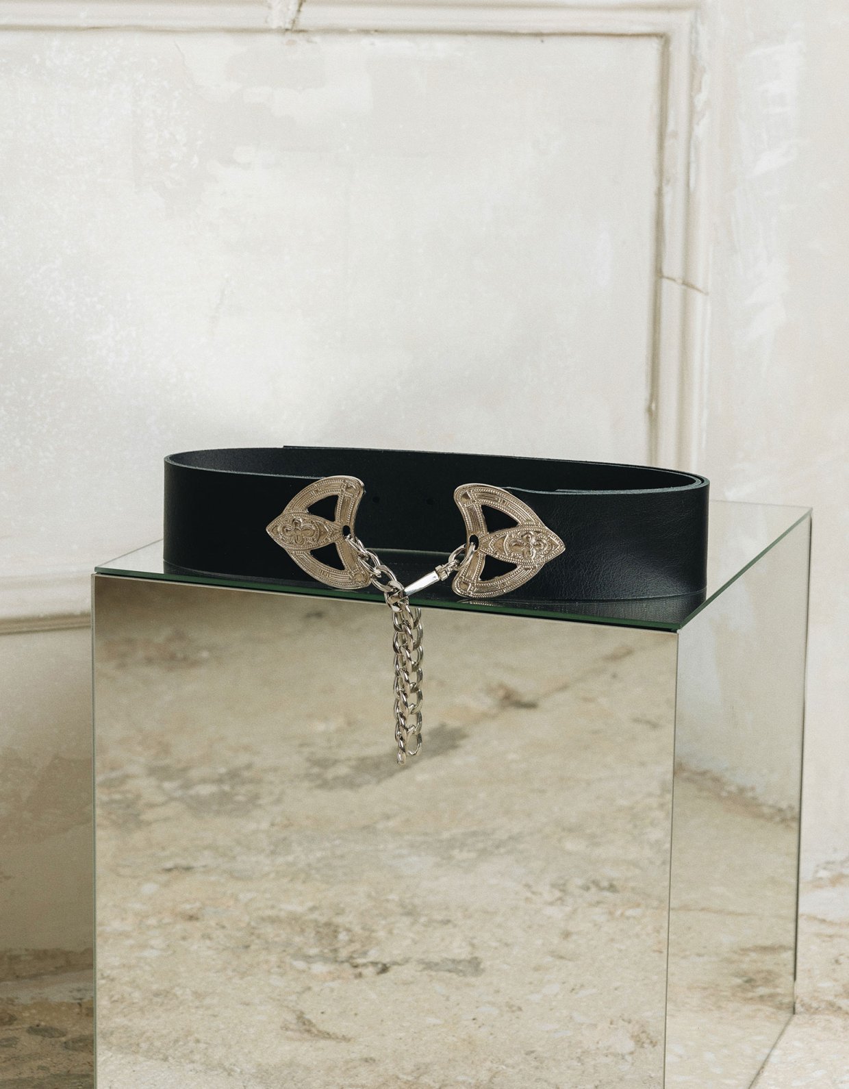 Individual Art Leather Keep shake leather belt black nickel
