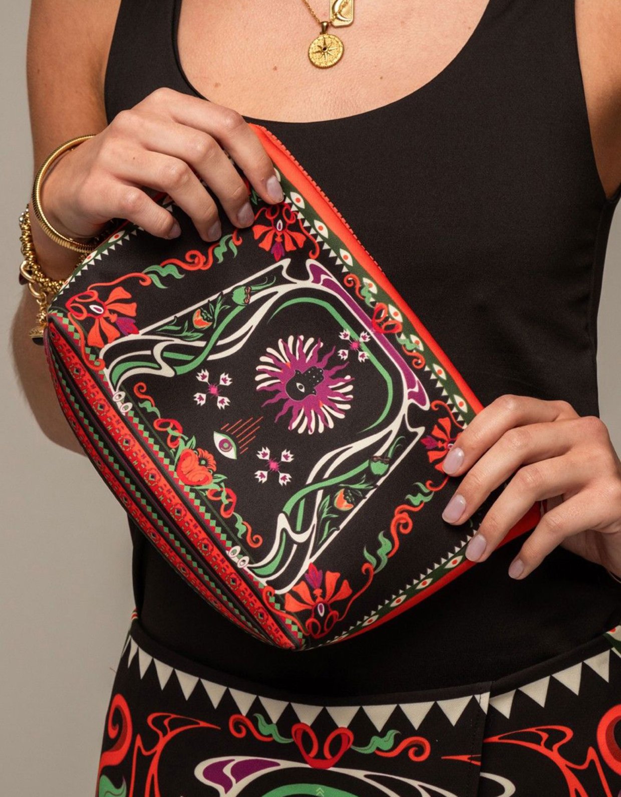 Peace and Chaos Kindred pouch