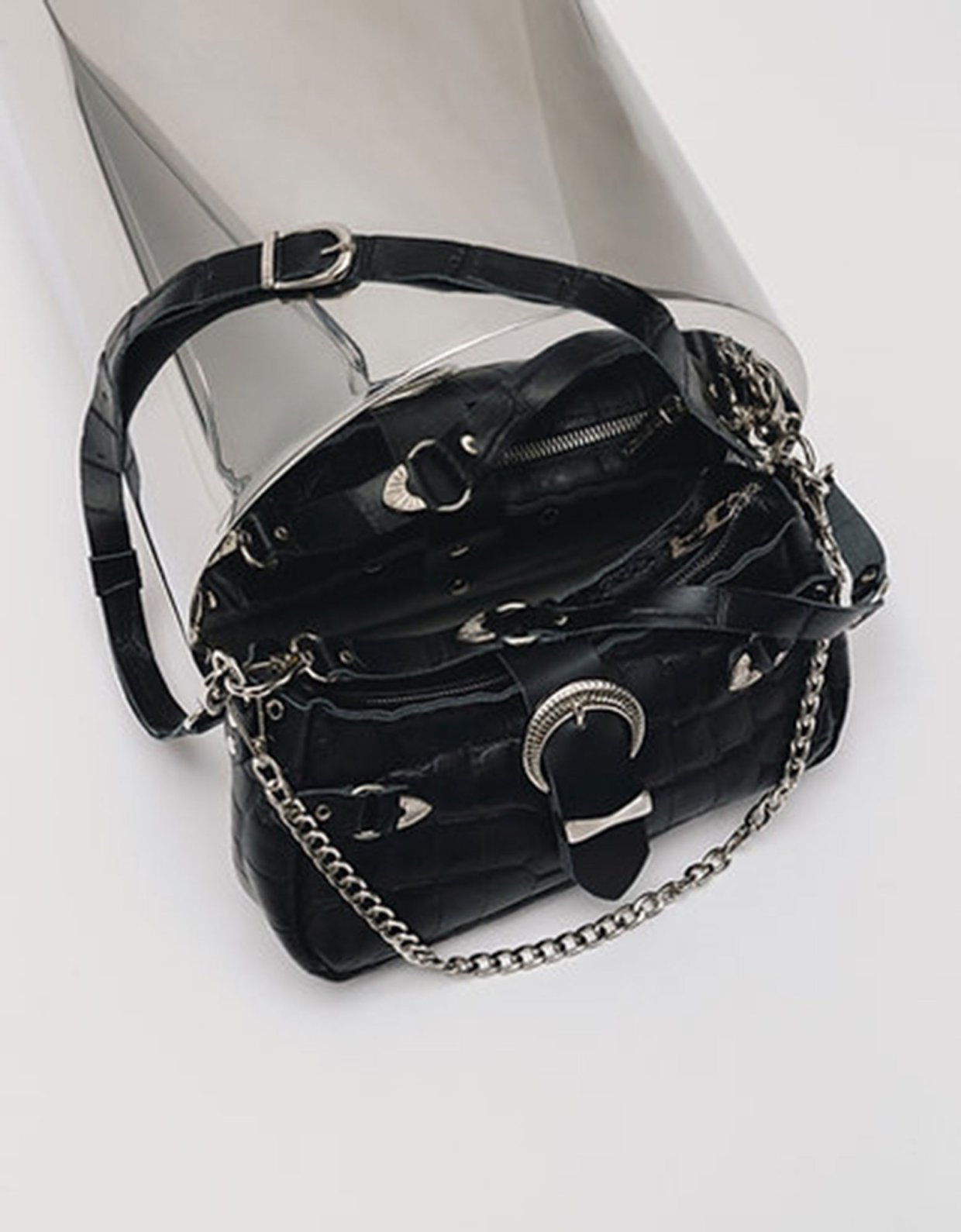 Individual Art Leather Kiss of life bag black-nickel