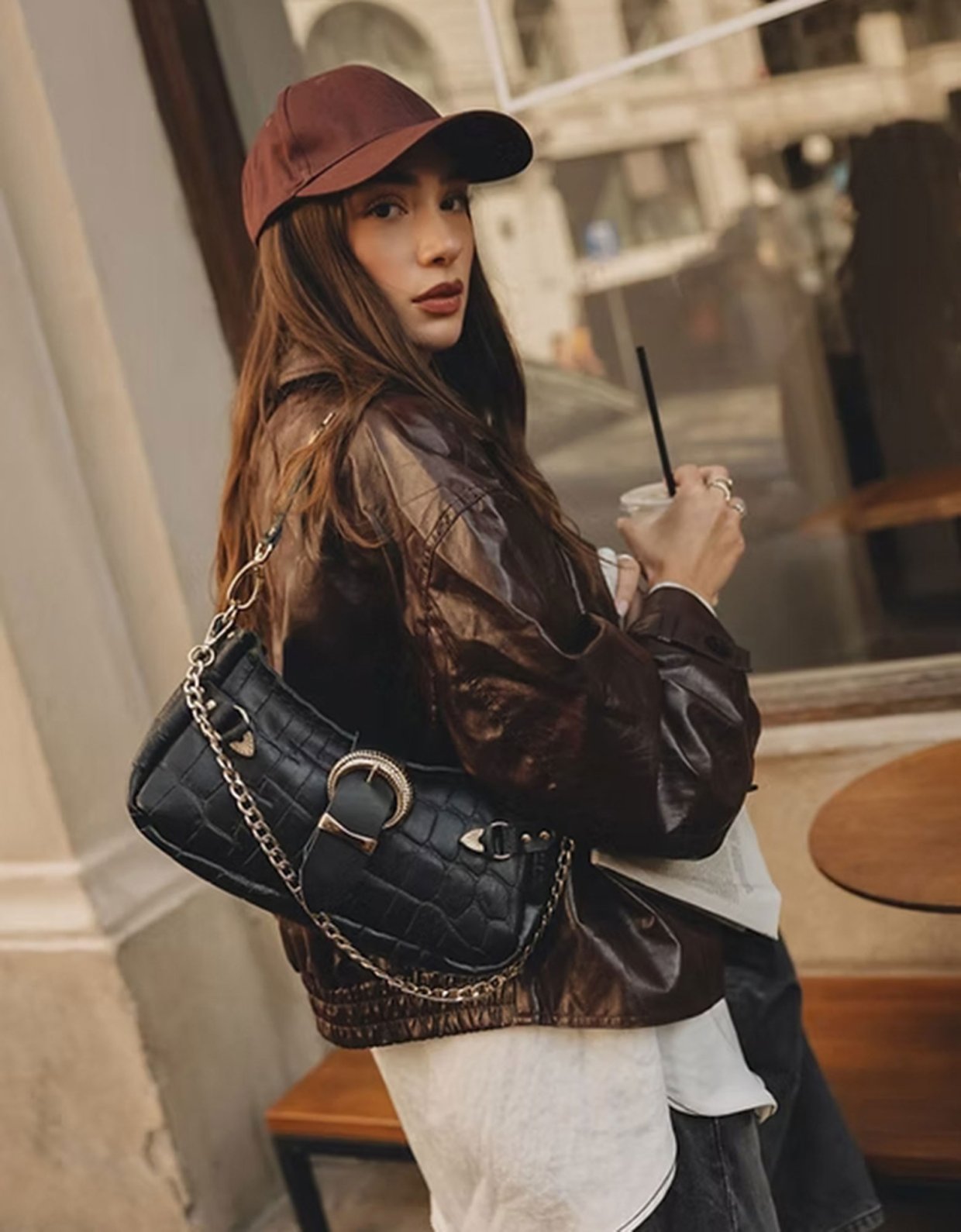 Individual Art Leather Kiss of life bag black-nickel