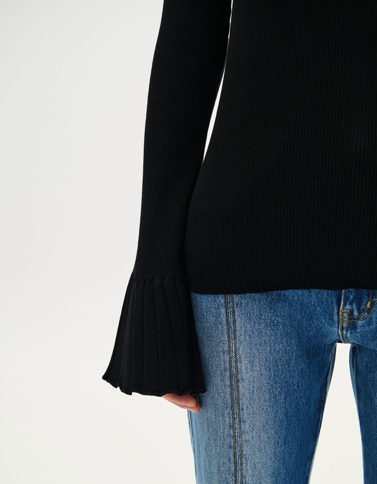 Combos Knitwear Knitted blouse ruffled sleeves black
