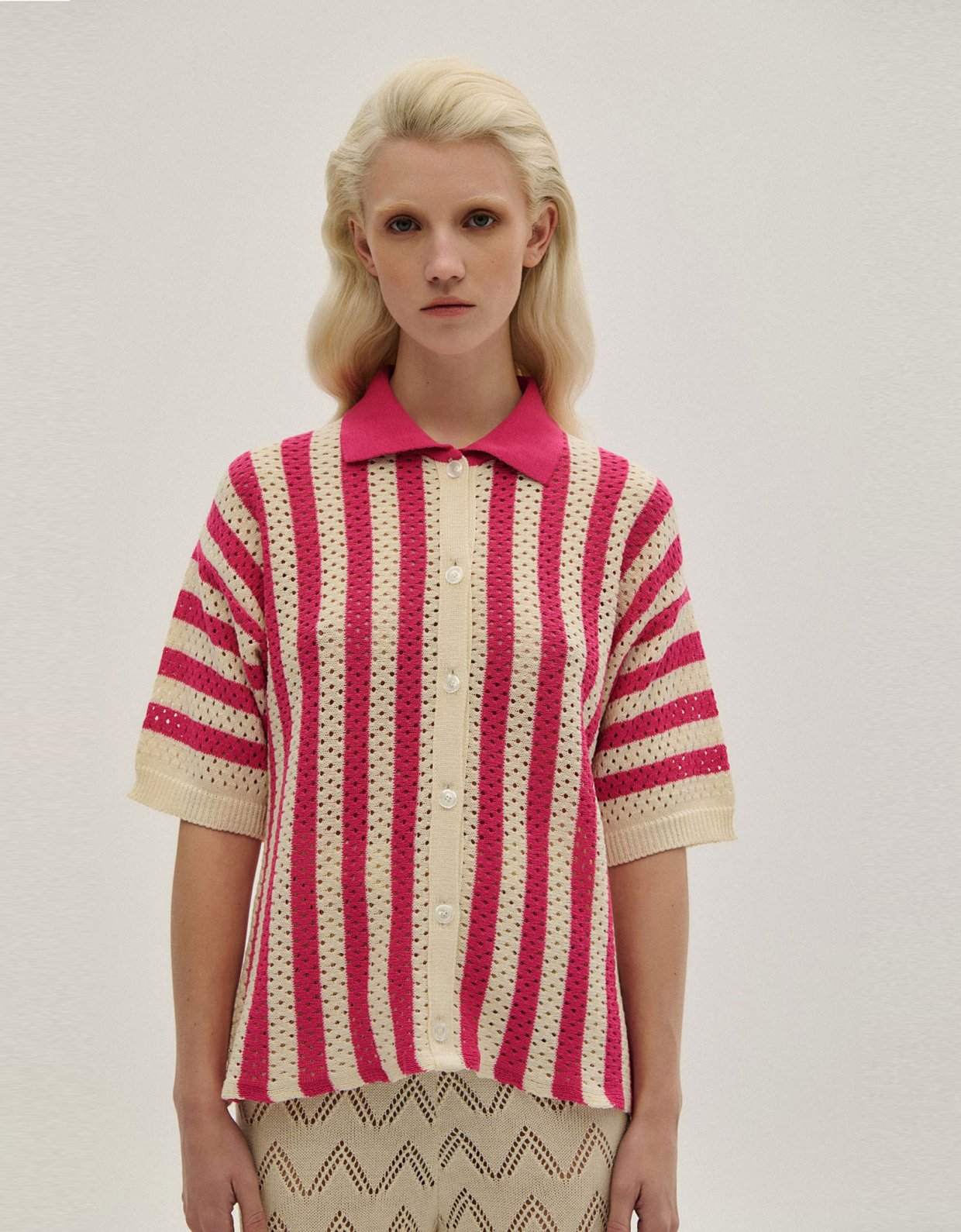 Combos Knitwear Knit stripped polo cardigan ecru-fuchsia
