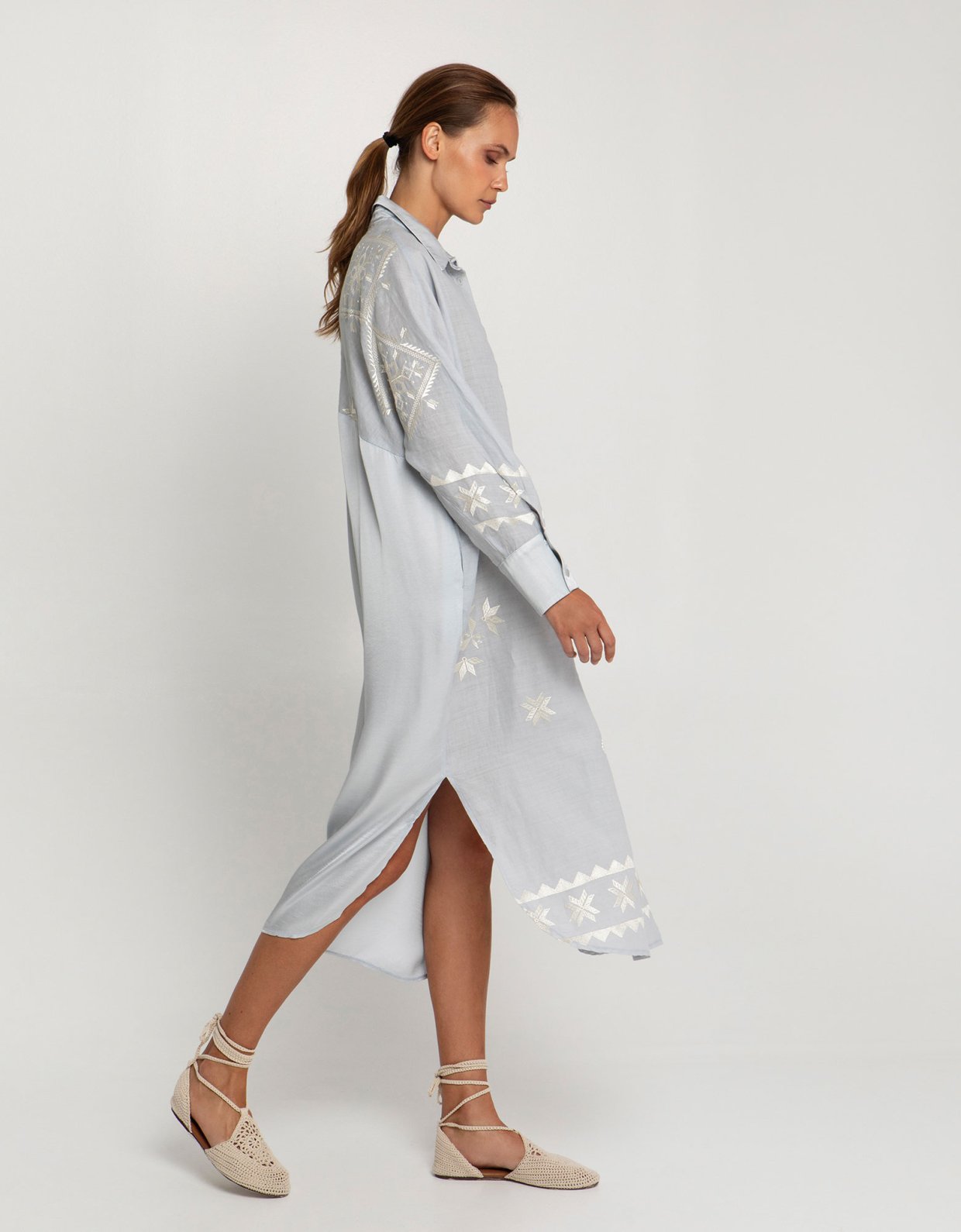 Greek Archaic Kori Lefkada embroidered chemise dress light grey-champagne