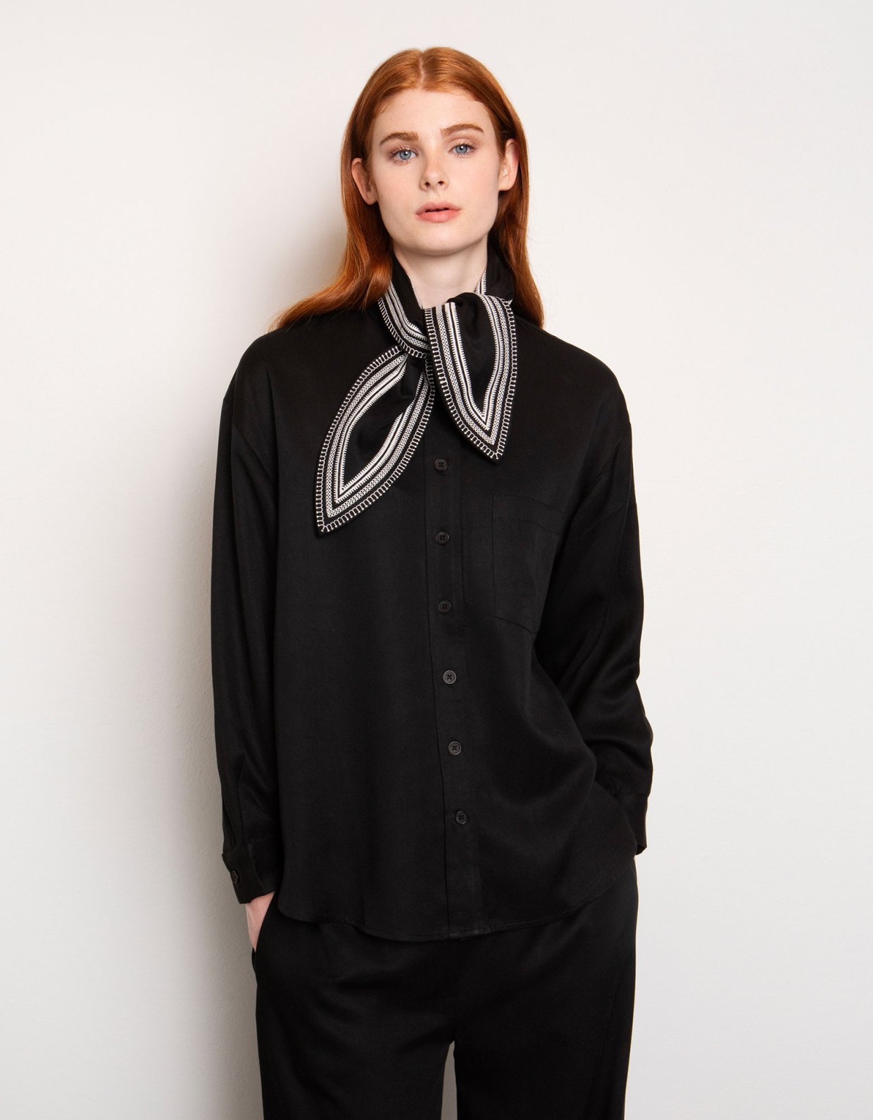 Nisώ Liberty shirt black