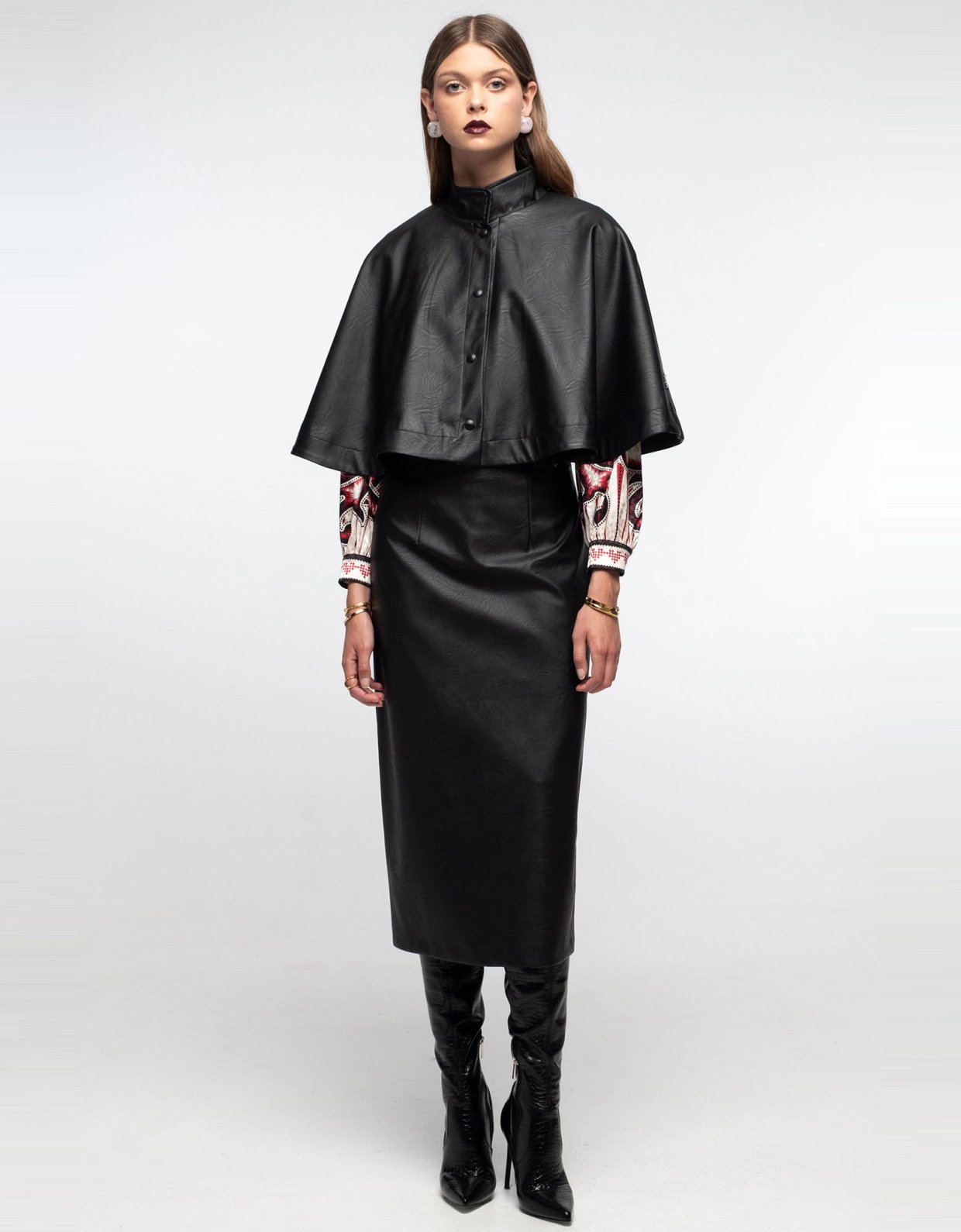 Peace and Chaos Liquorice cape black