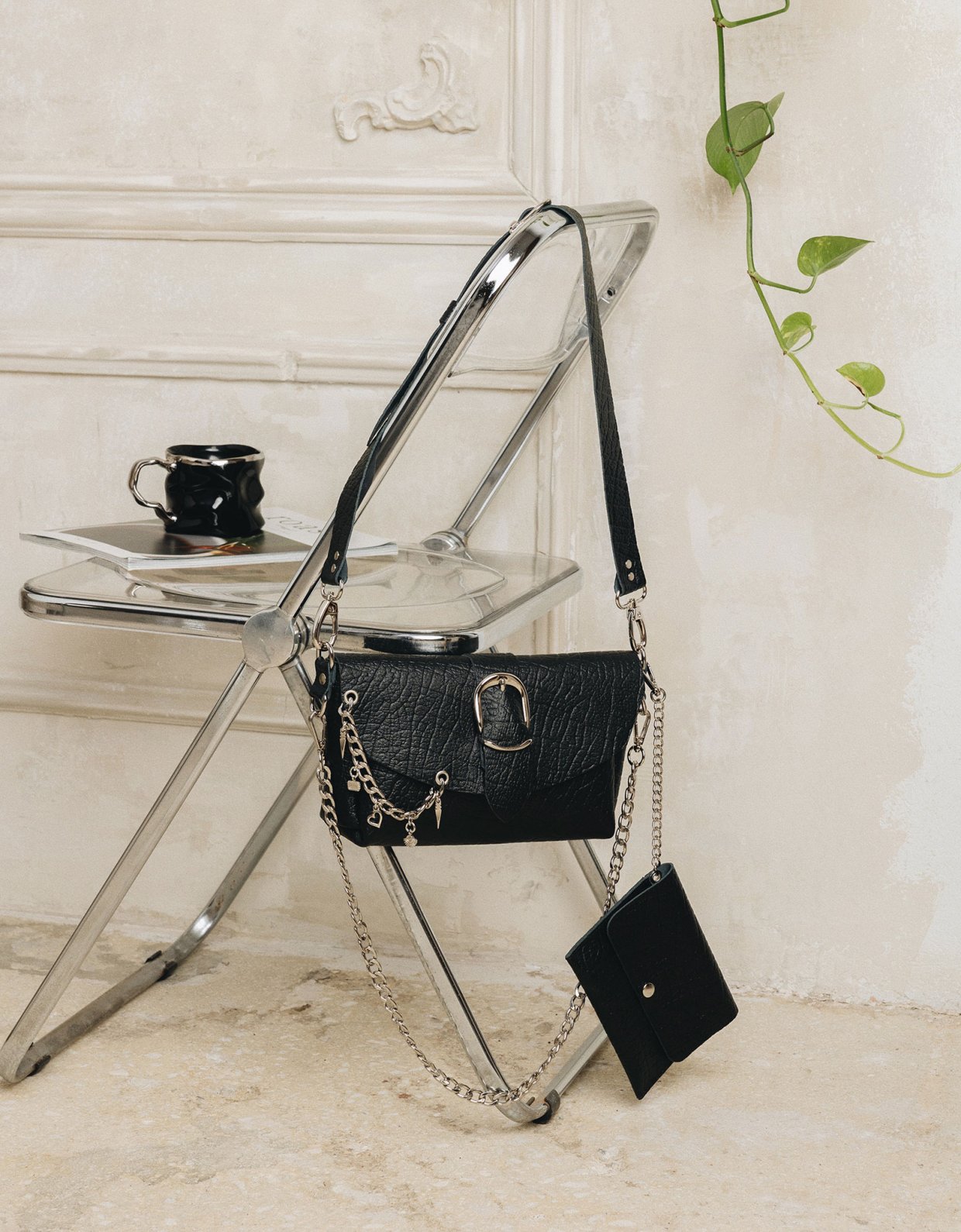 Individual Art Leather Love song bag black nickel