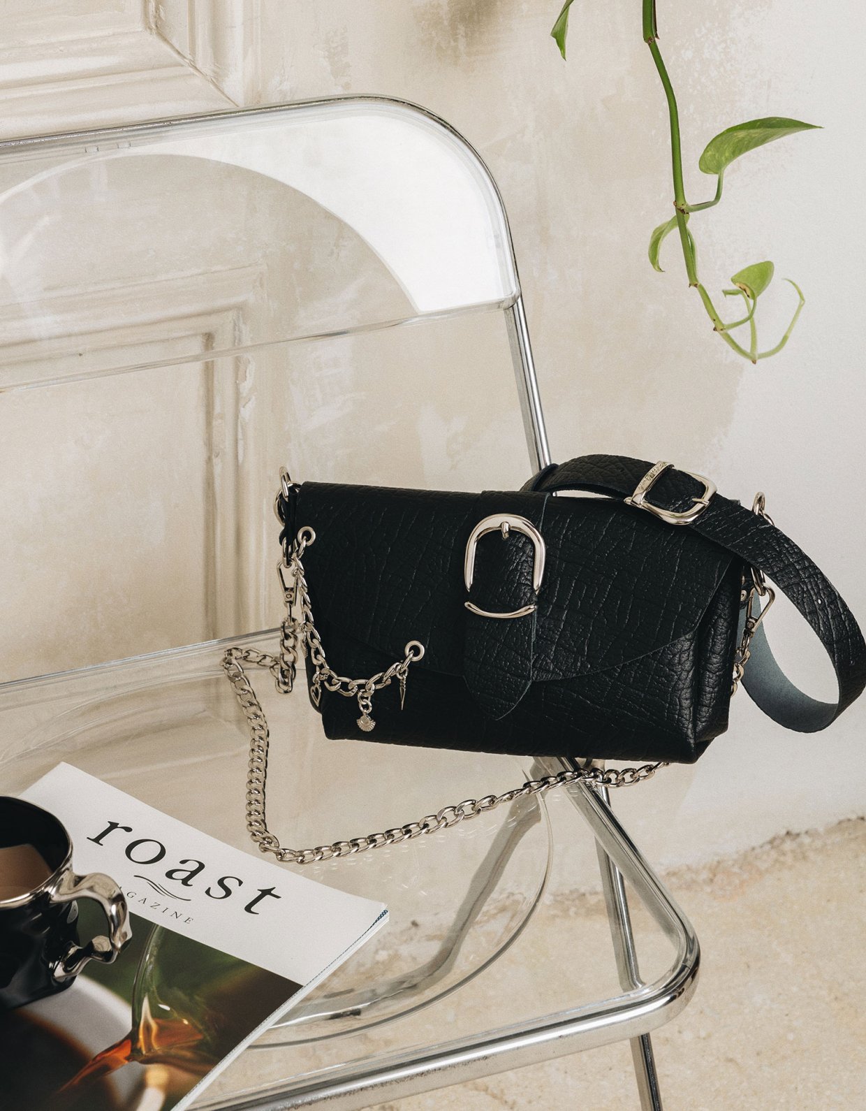 Individual Art Leather Love song bag black nickel