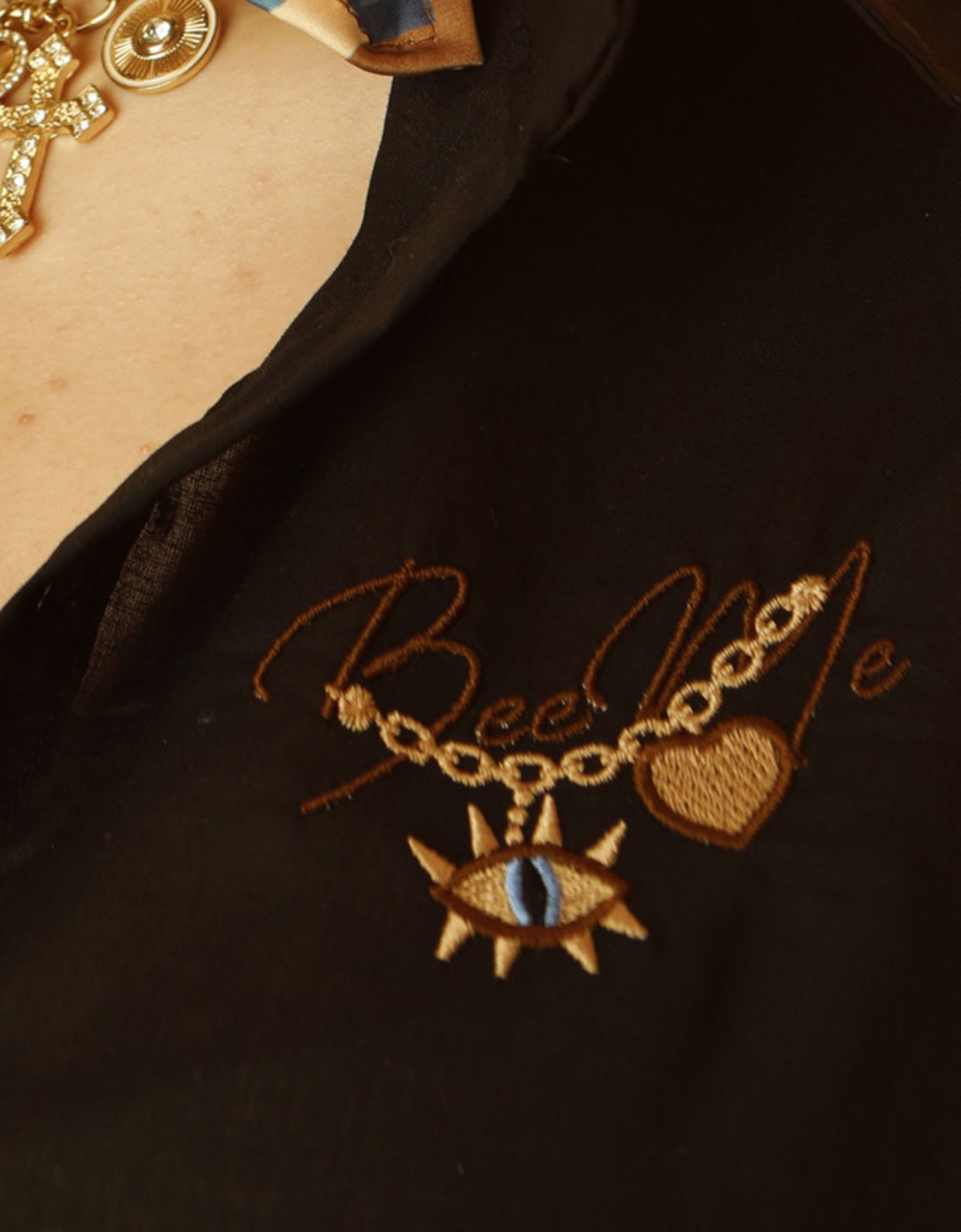 Bee Me Maria shirt black