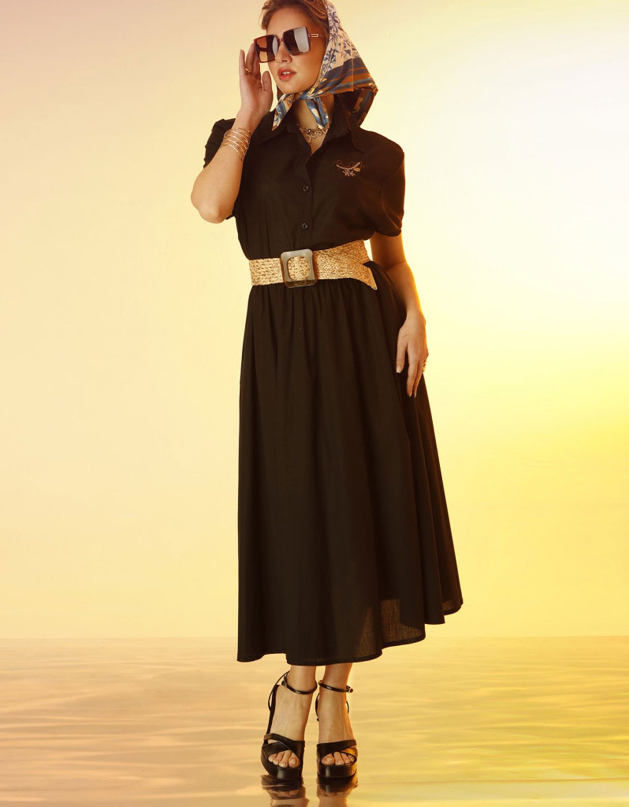 Bee Me Maria shirt black