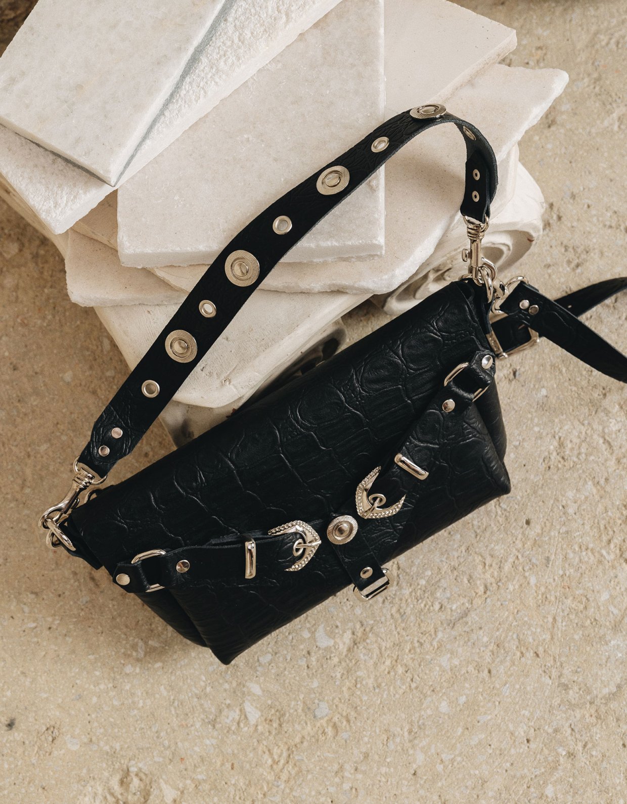 Individual Art Leather Messy bag black nickel