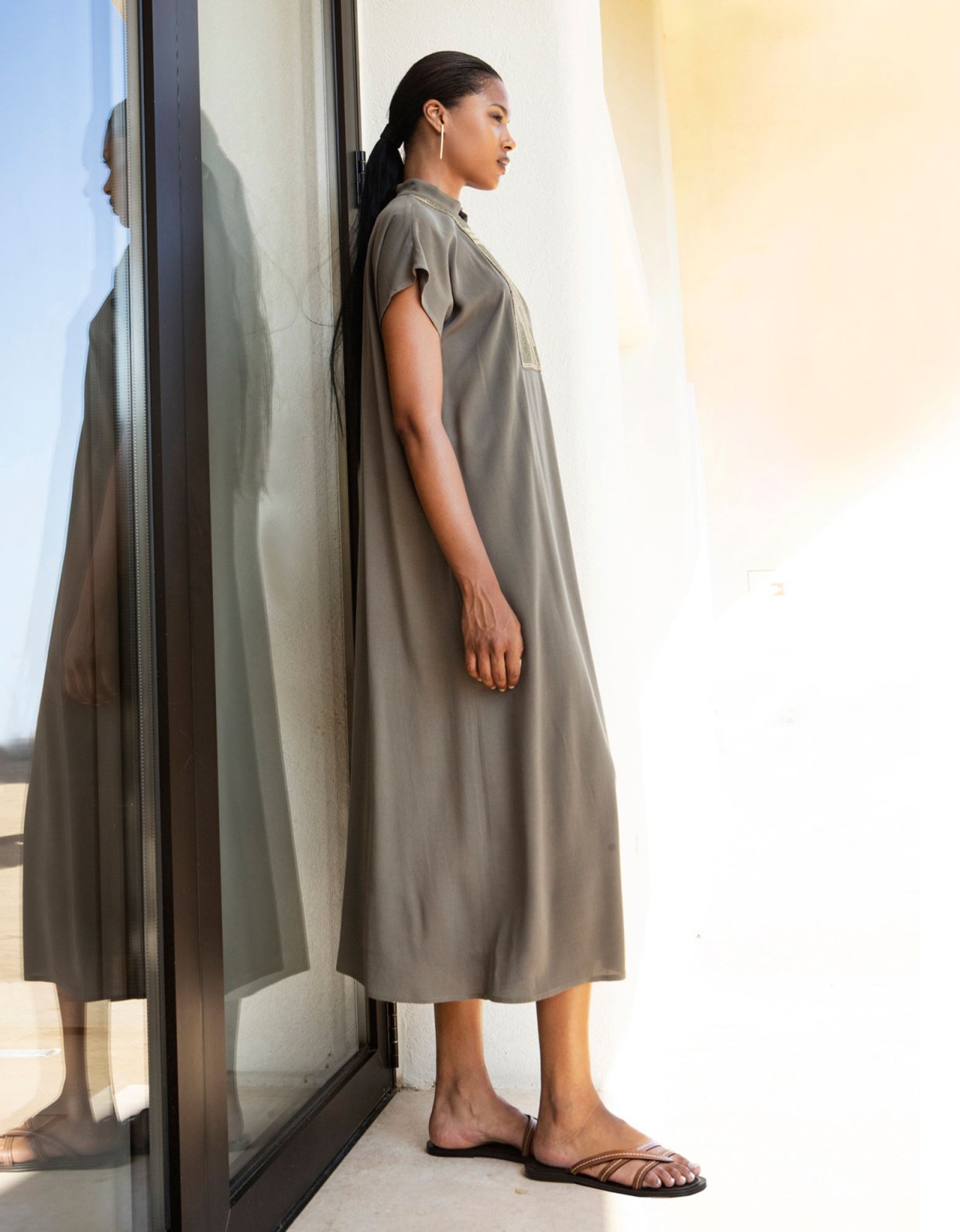 Aggel Knitwear Midi crepe dress khaki