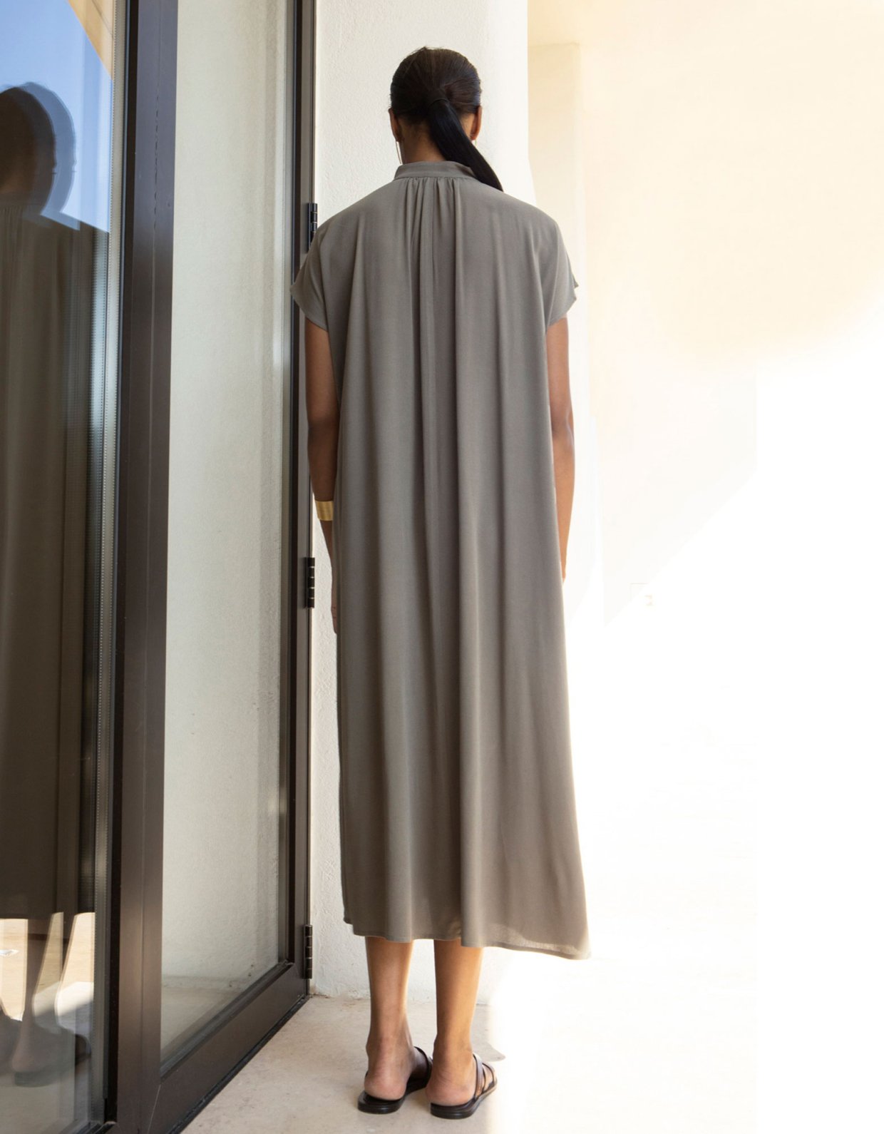 Aggel Knitwear Midi crepe dress khaki