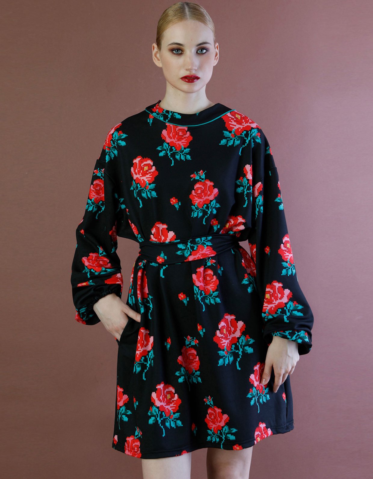 Bee Me Mirella dress black