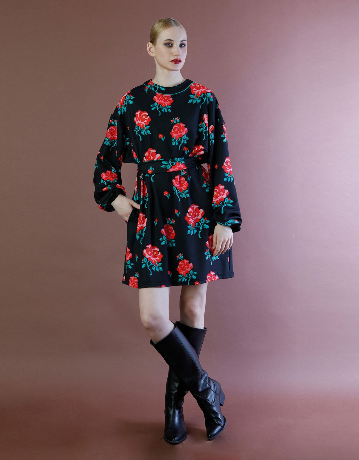 Bee Me Mirella dress black