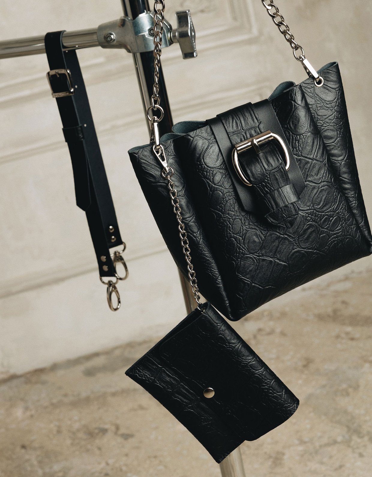 Individual Art Leather Missing bag black nickel
