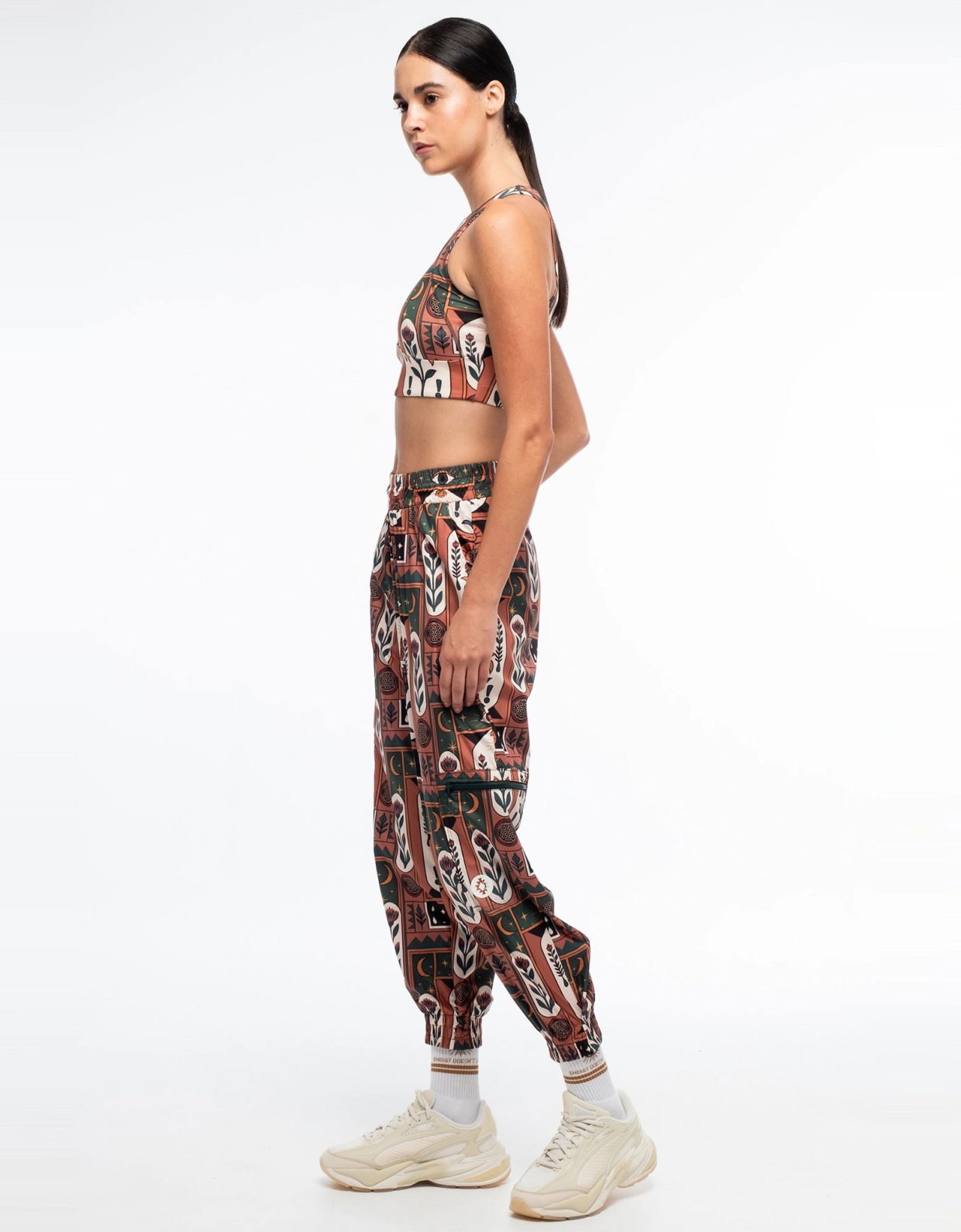 Peace and Chaos Mystic bloom training pants