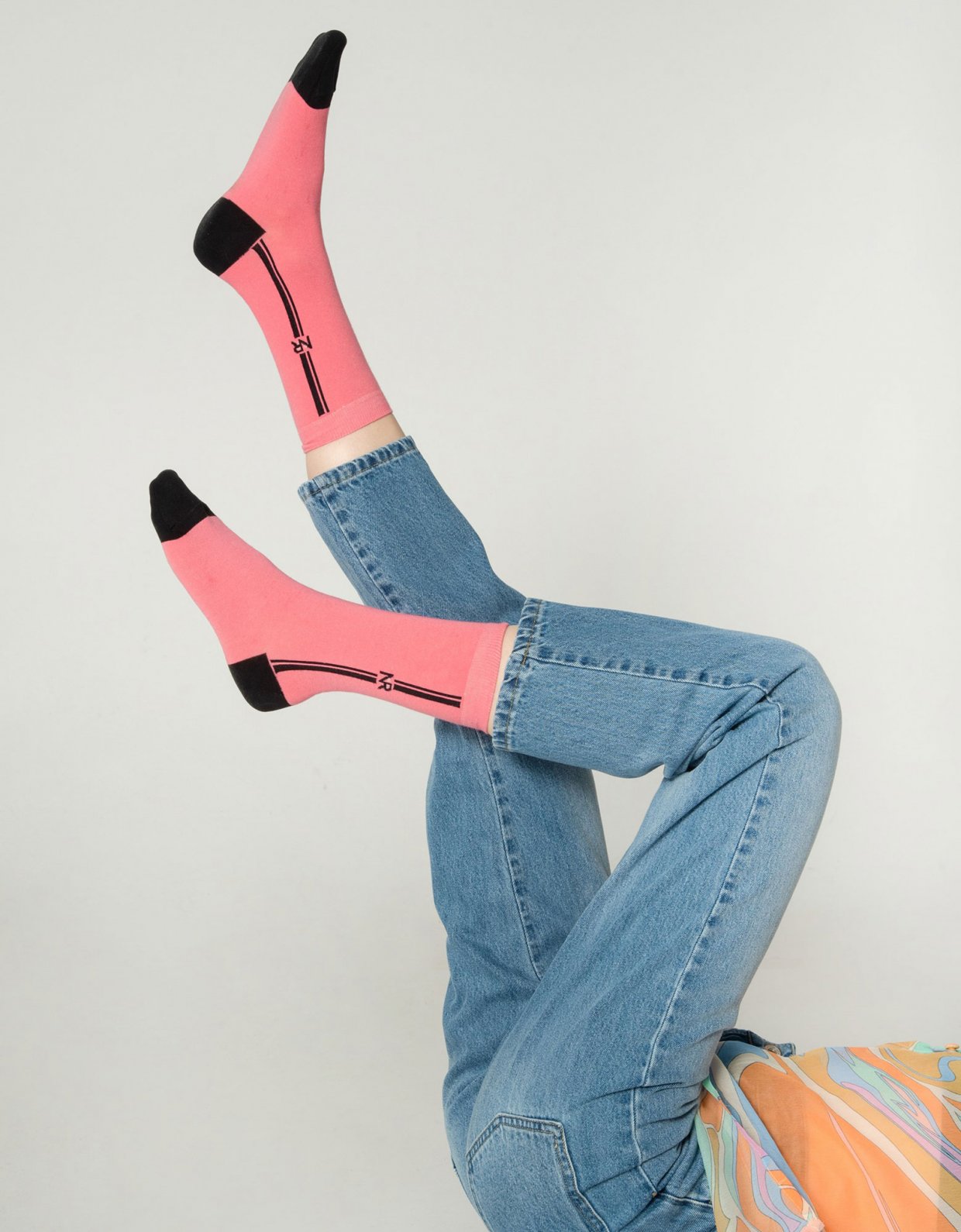 Nadia Rapti Lines n logo socks pink