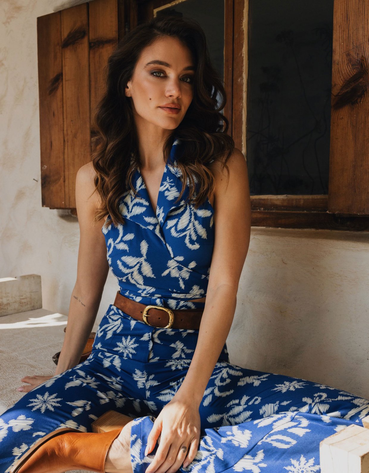 Abstracto Odiske wrap top