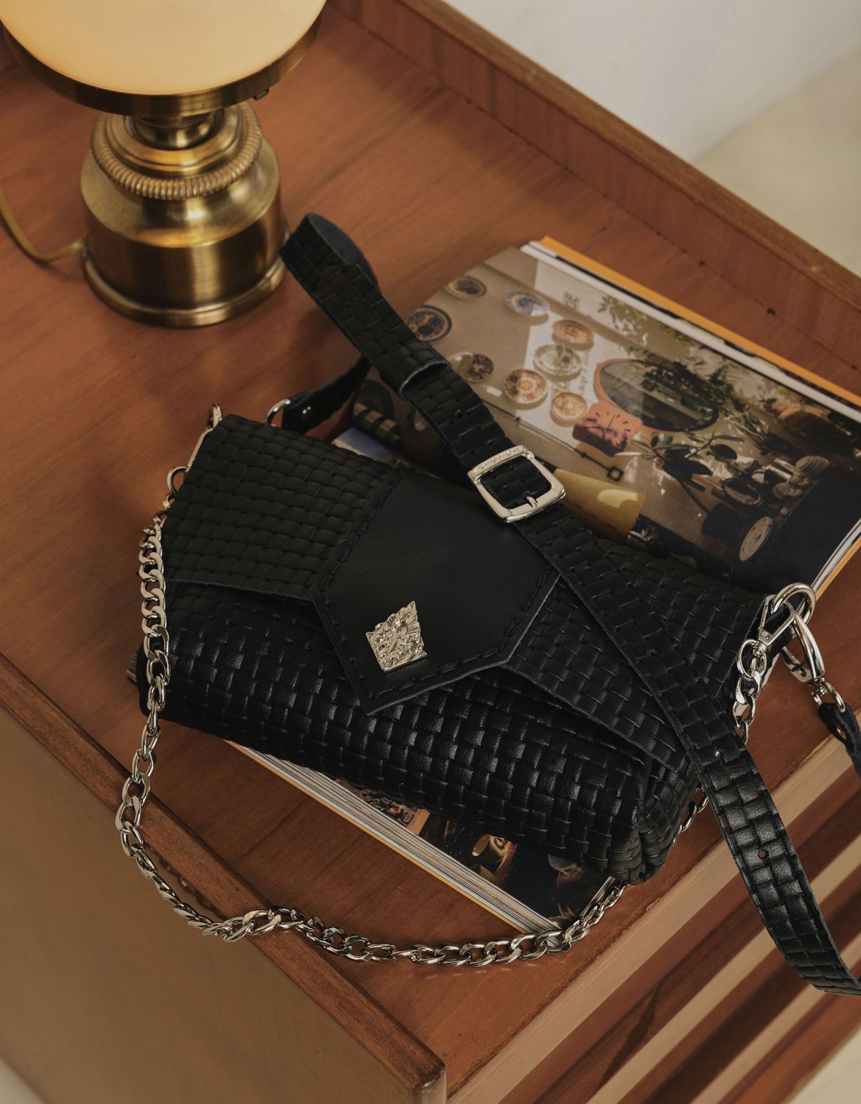 Individual Art Leather Old and wise bag black-nickel