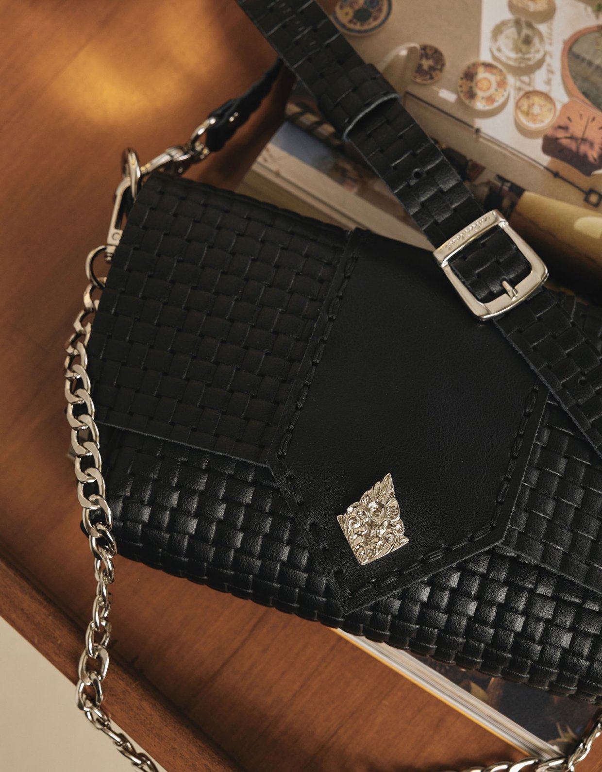 Individual Art Leather Old and wise bag black-nickel