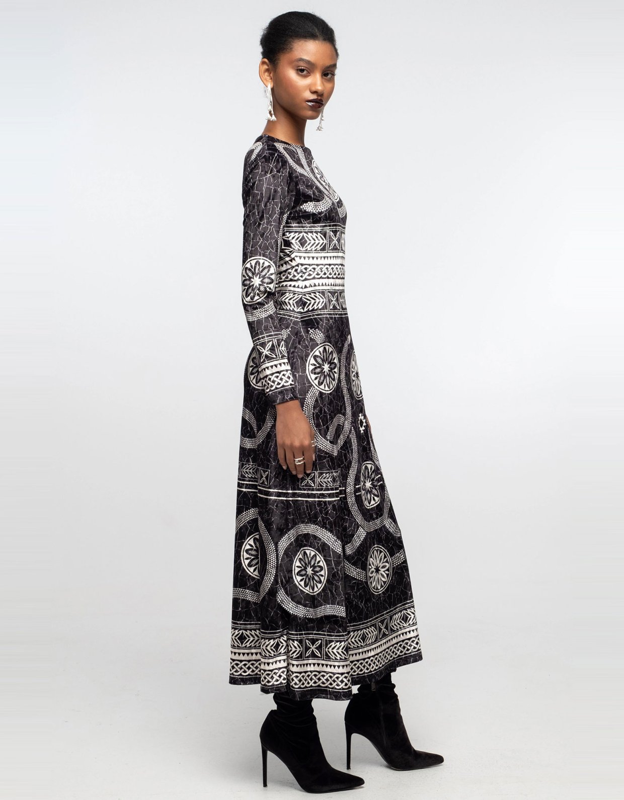 Peace and Chaos Philosophy long dress velvet