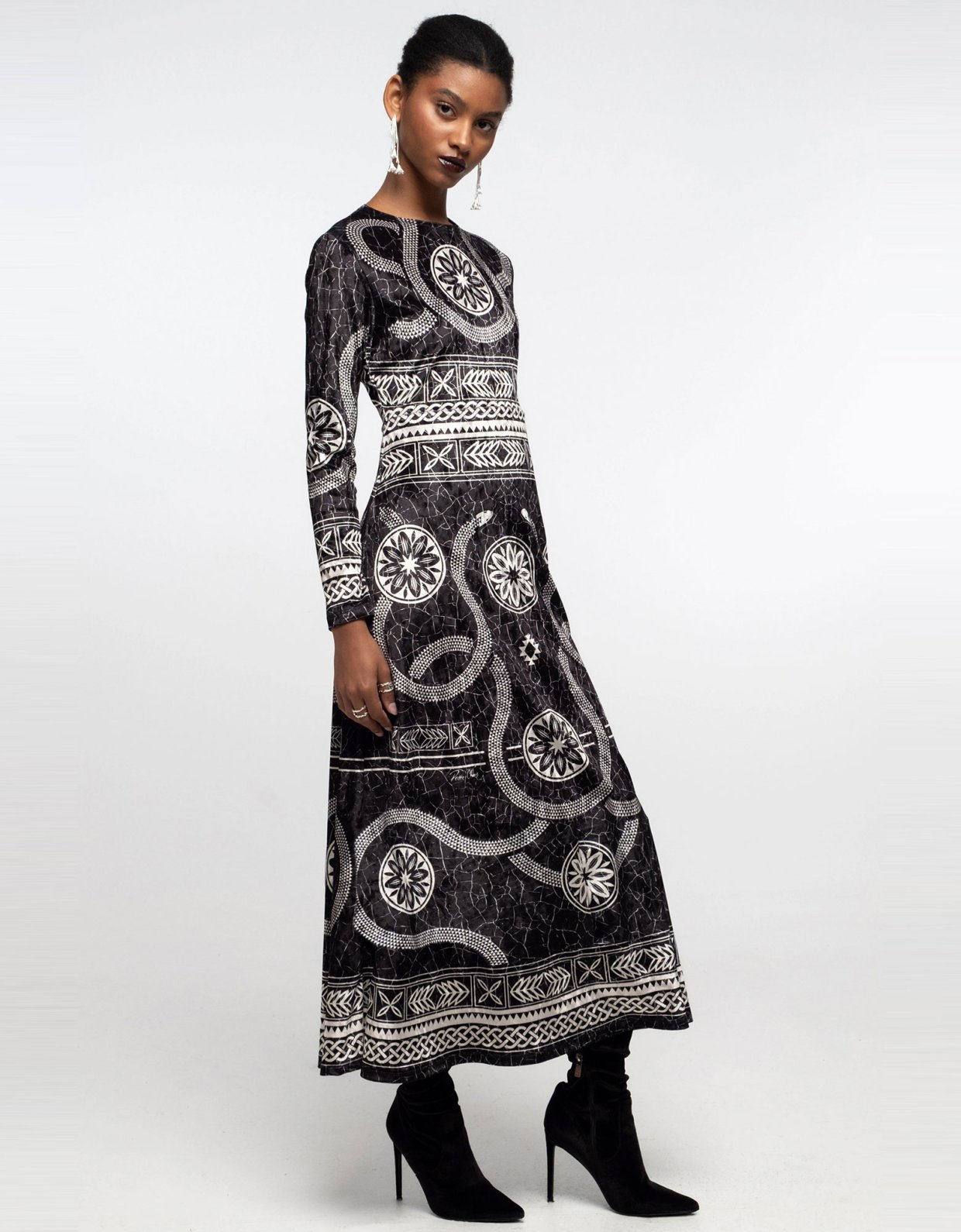 Peace and Chaos Philosophy long dress velvet