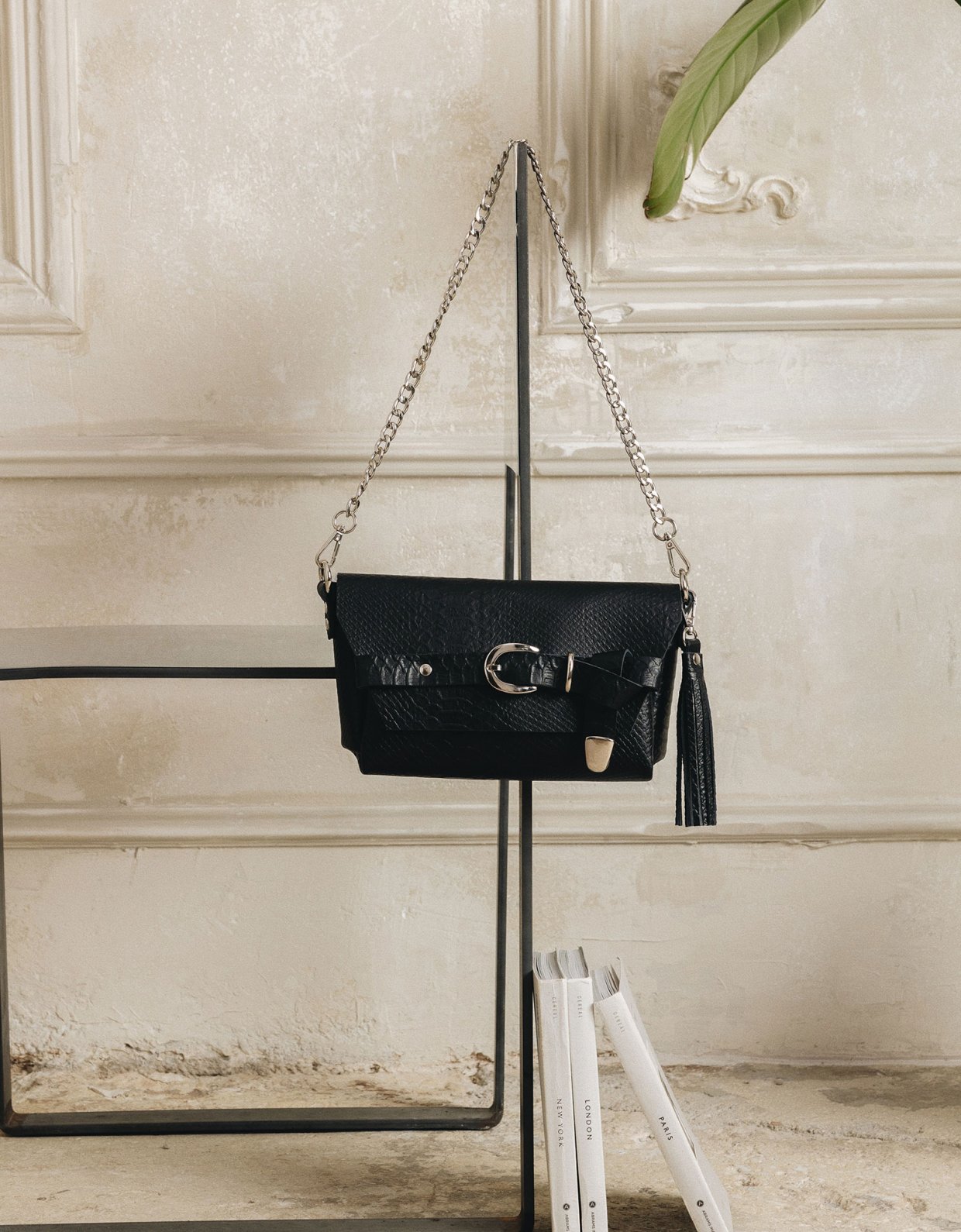 Individual Art Leather Regret me bag black nickel