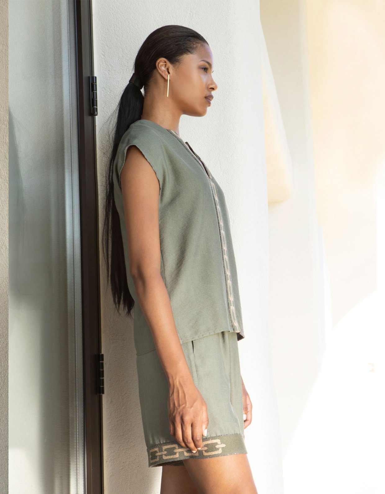 Aggel Knitwear Relief sleeveless top khaki