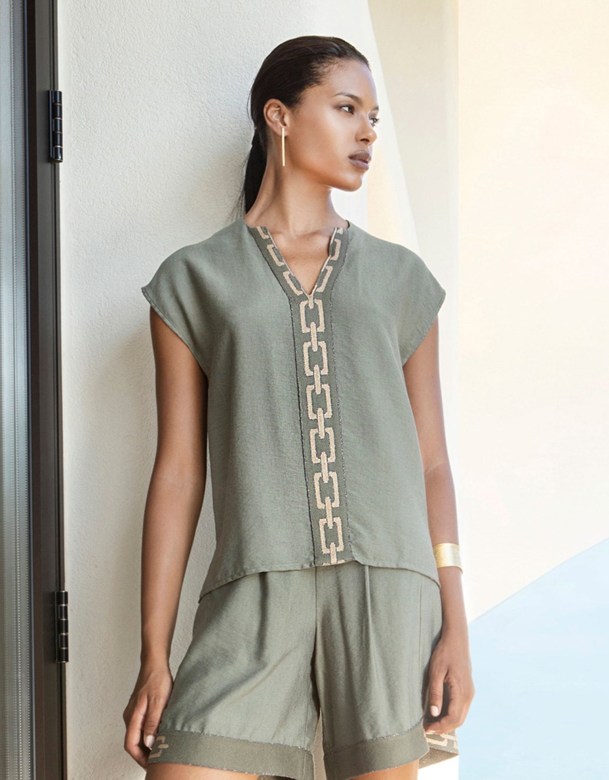 Aggel Knitwear Relief sleeveless top khaki