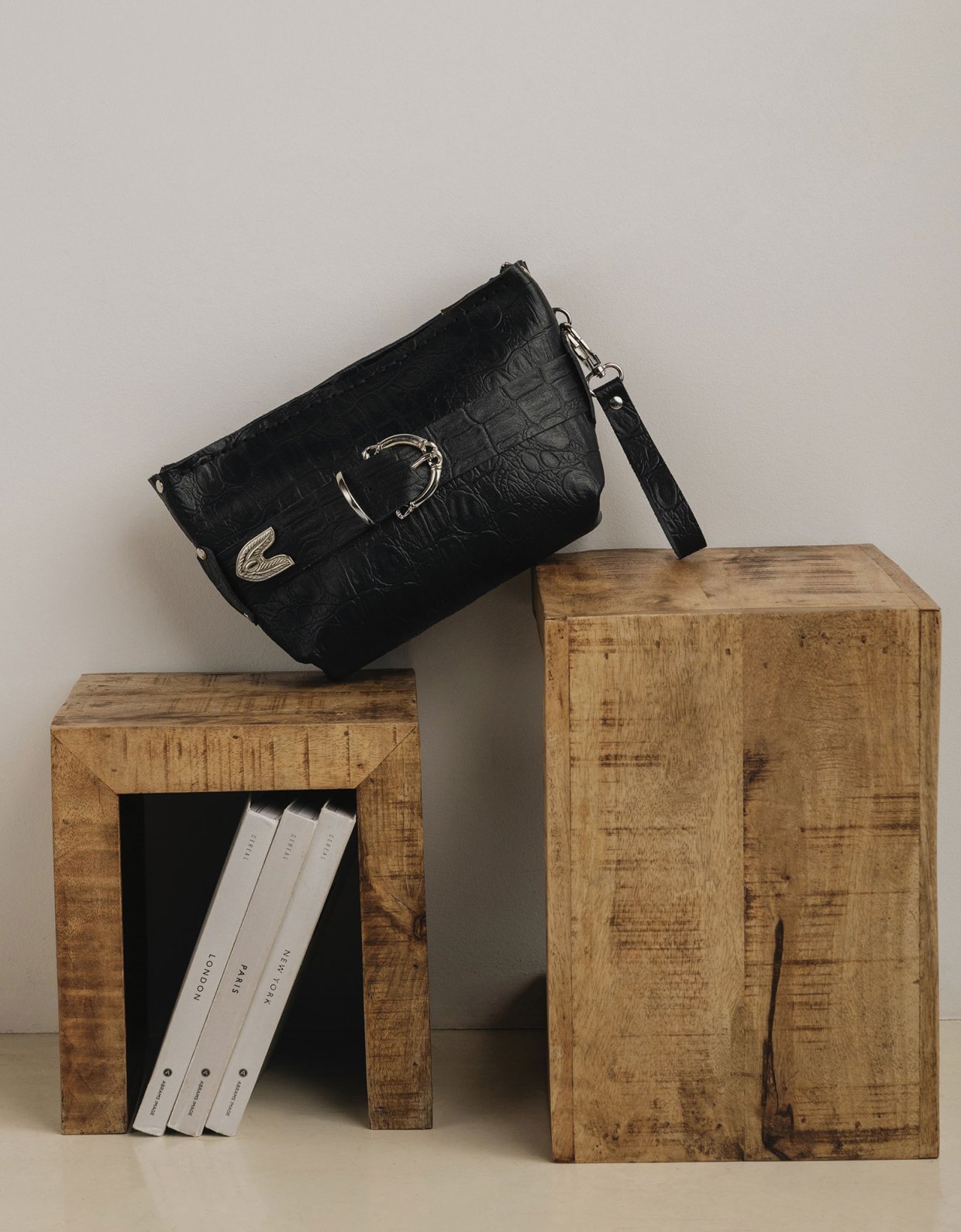 Individual Art Leather Rhiannon bag black-nickel